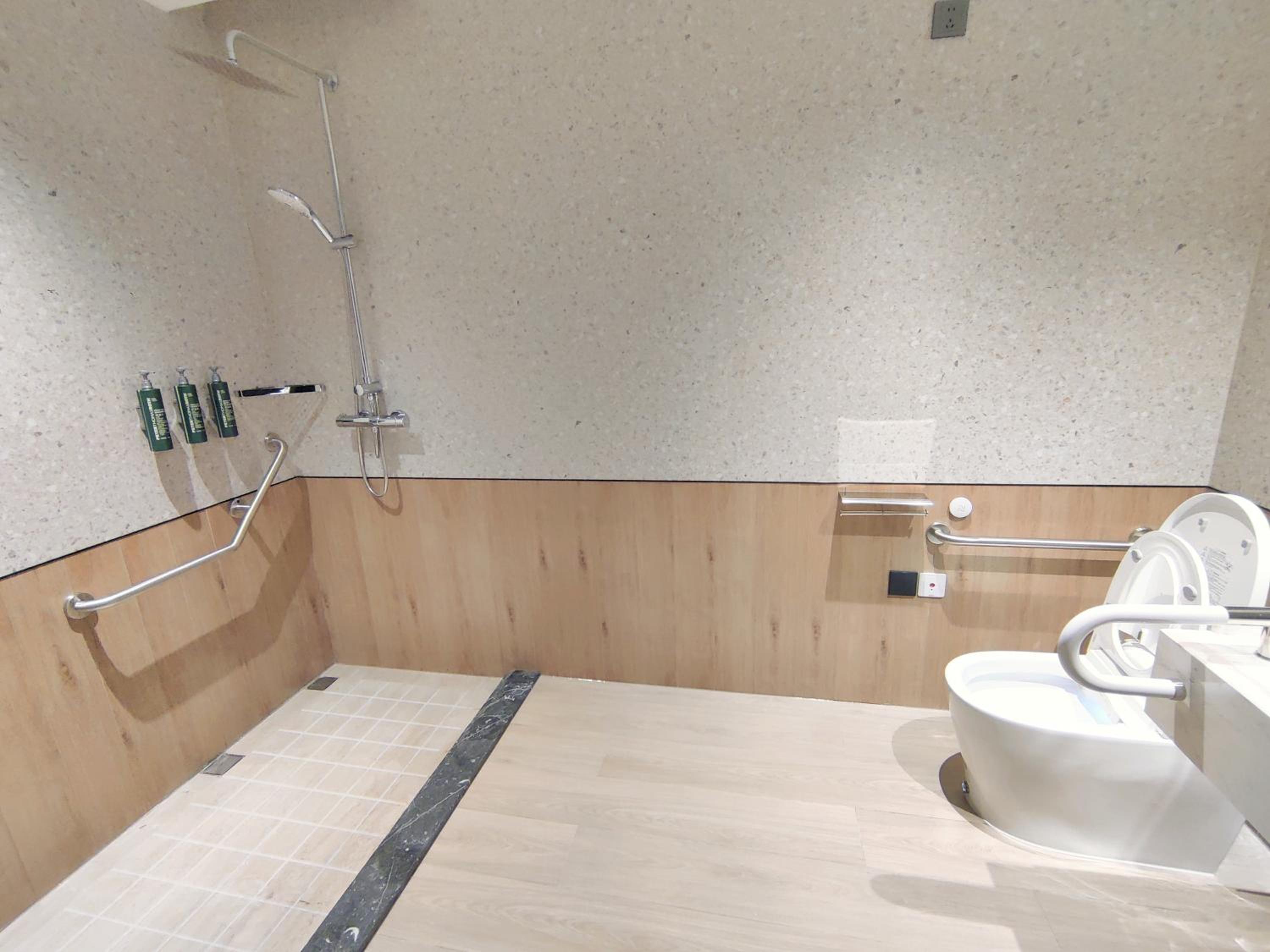 King Room - Mobility Accessible