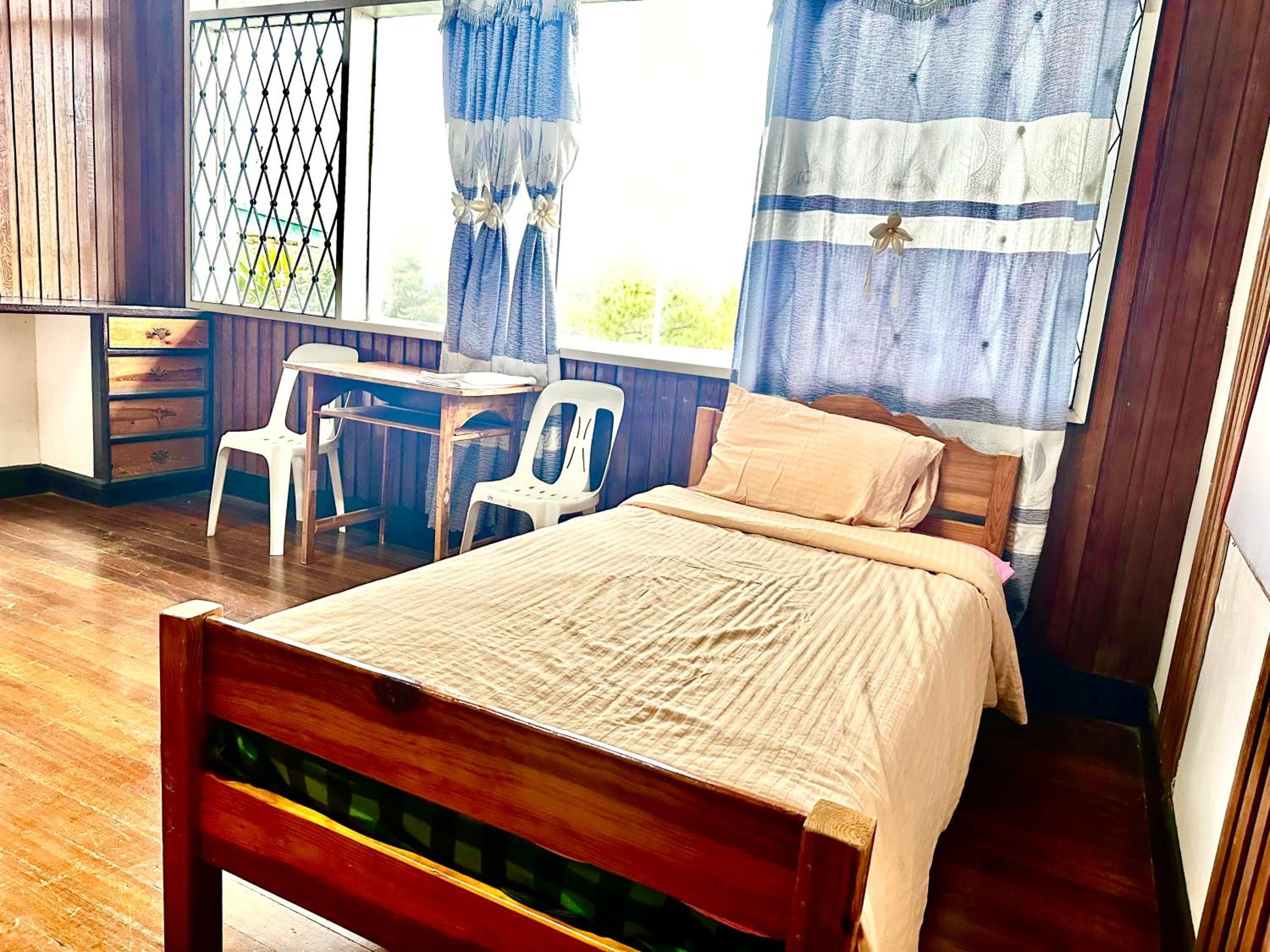 Economy Quadruple Room with Shared Bathroom photo 2