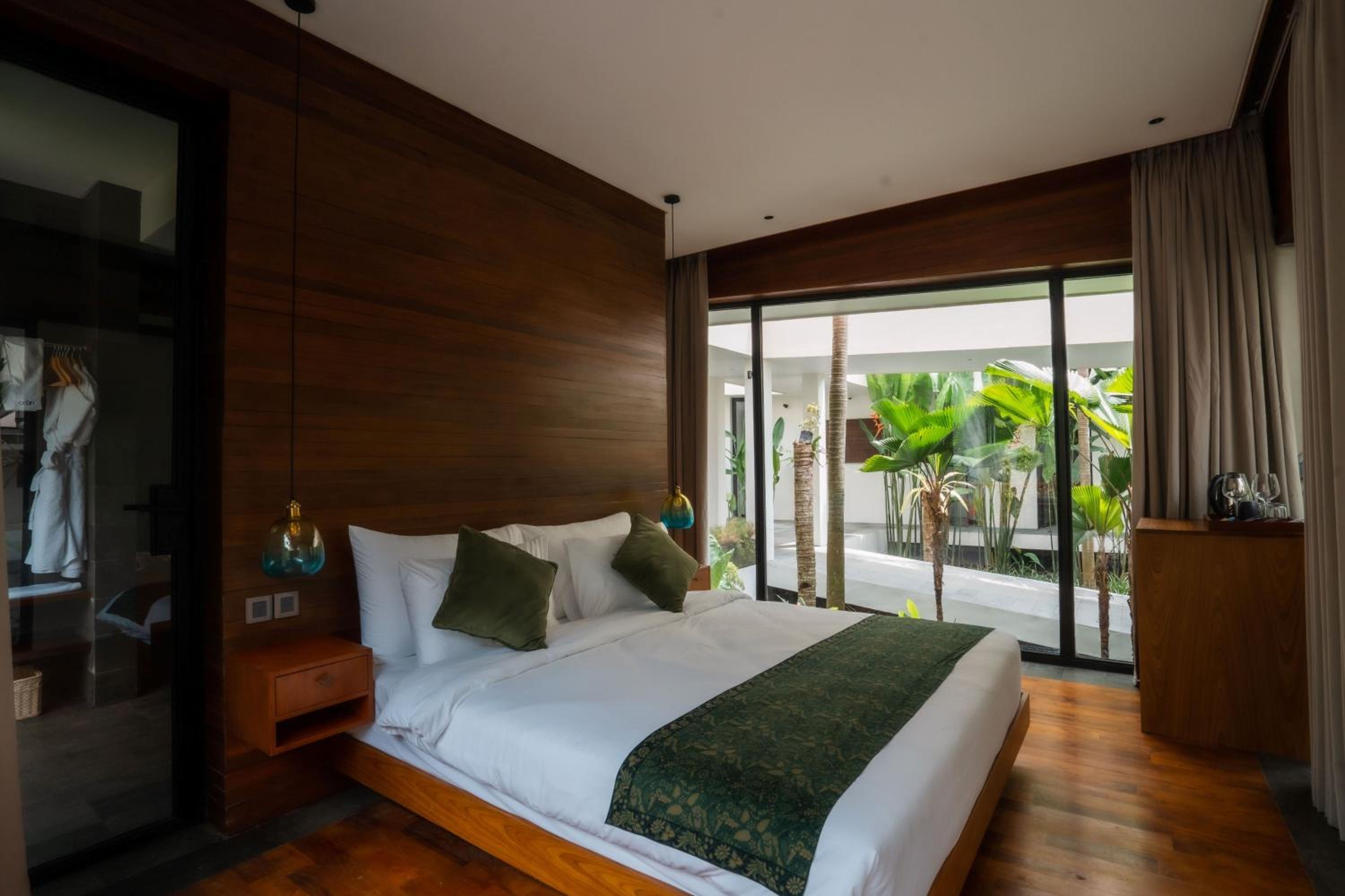 Guest Room - Garden View