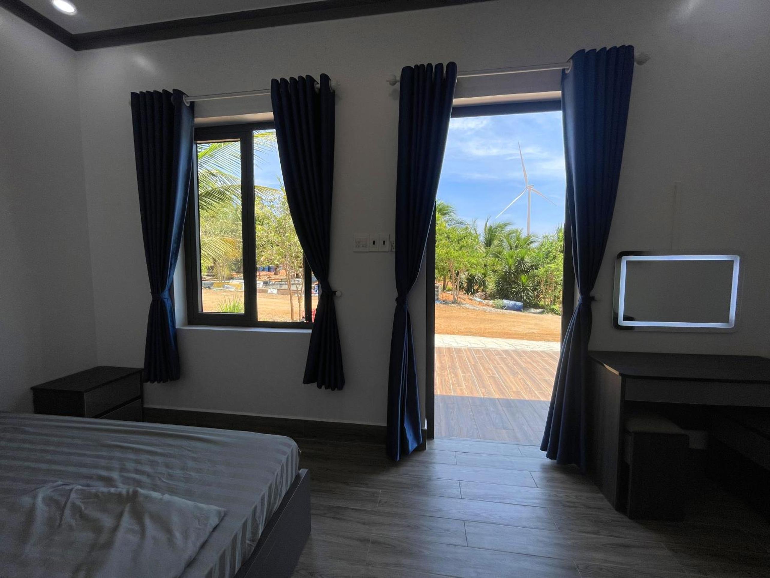 Deluxe Double Room (2 Adults + 1 Child) photo 2