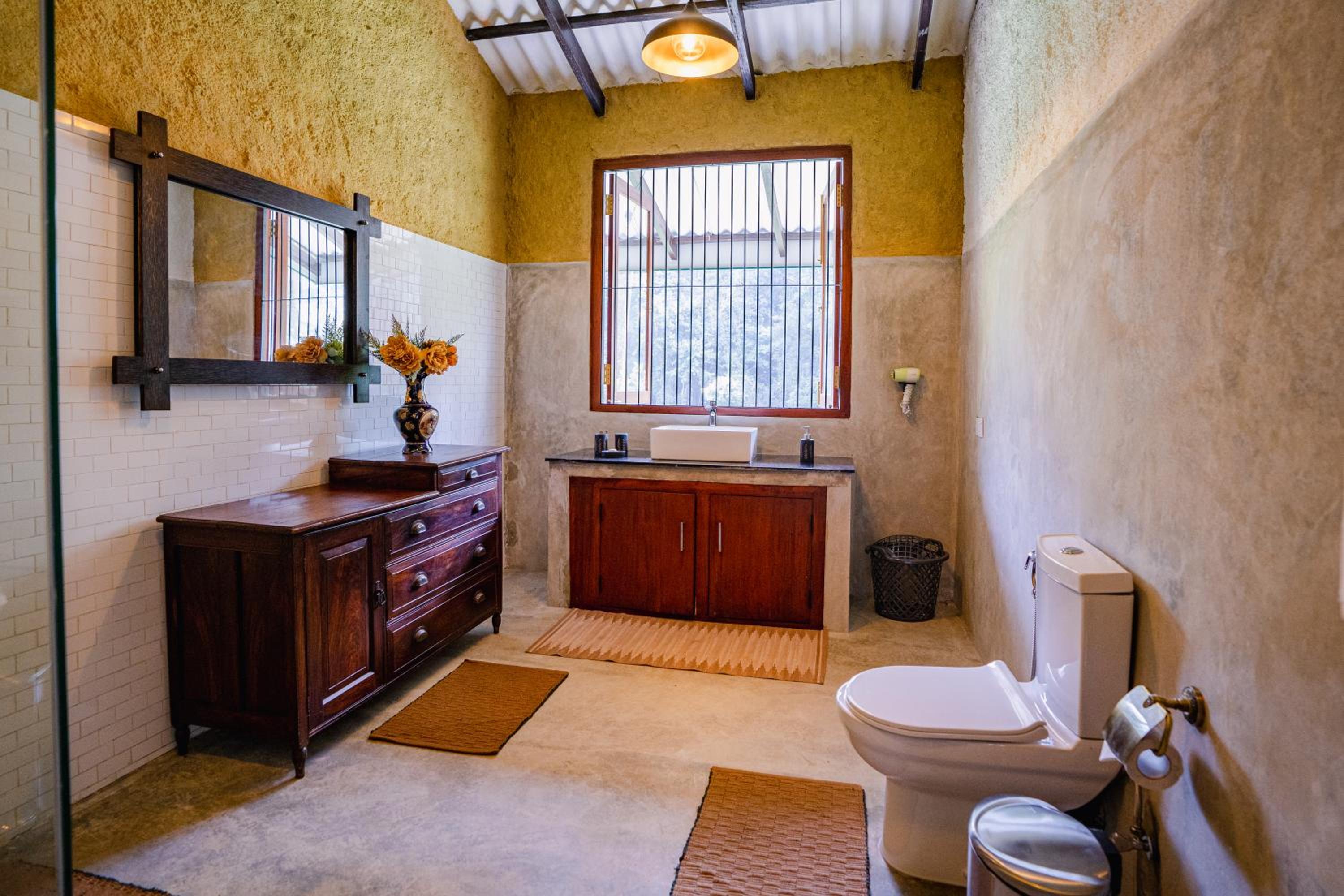 King Suite with Balcony photo 3