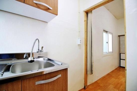 Family Room with Private Bathroom - Photo 3