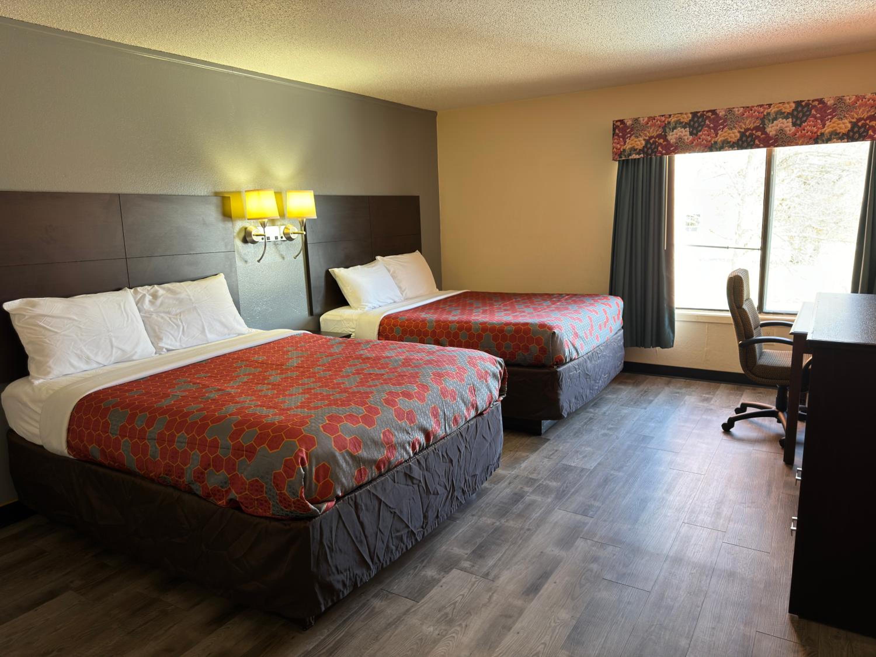 Quadruple Room with Two Queen Beds - Disability Access/Non Smoking photo 2