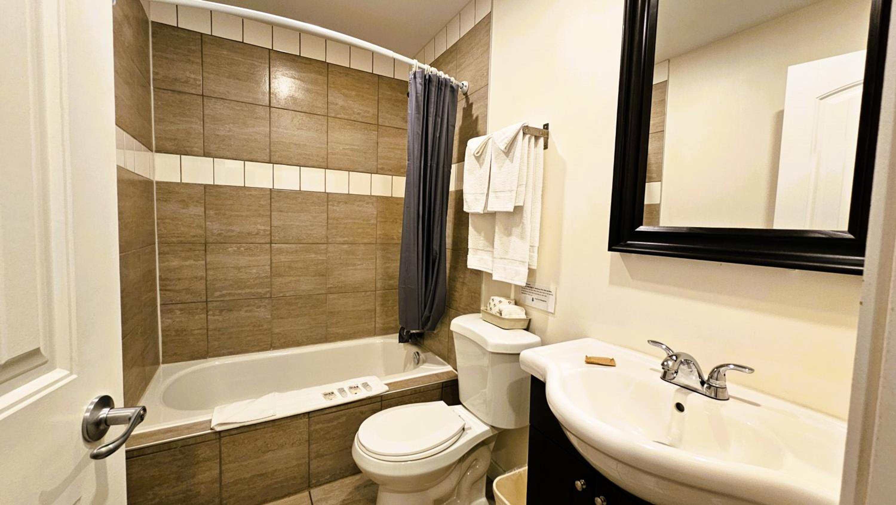 Standard Double Room photo 3