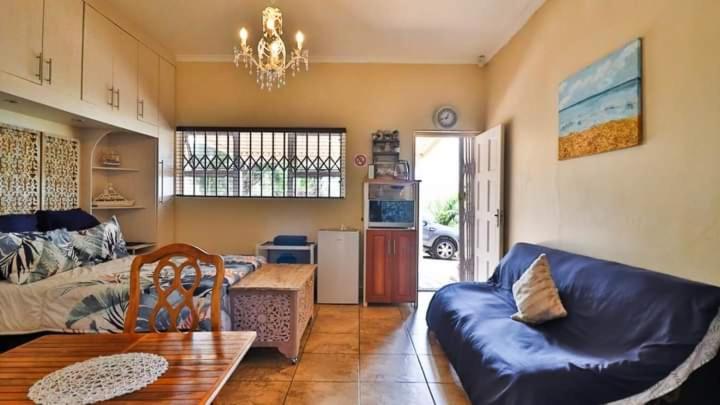 One-Bedroom Apartment - Photo 7