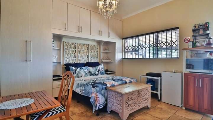 One-Bedroom Apartment - Photo 1