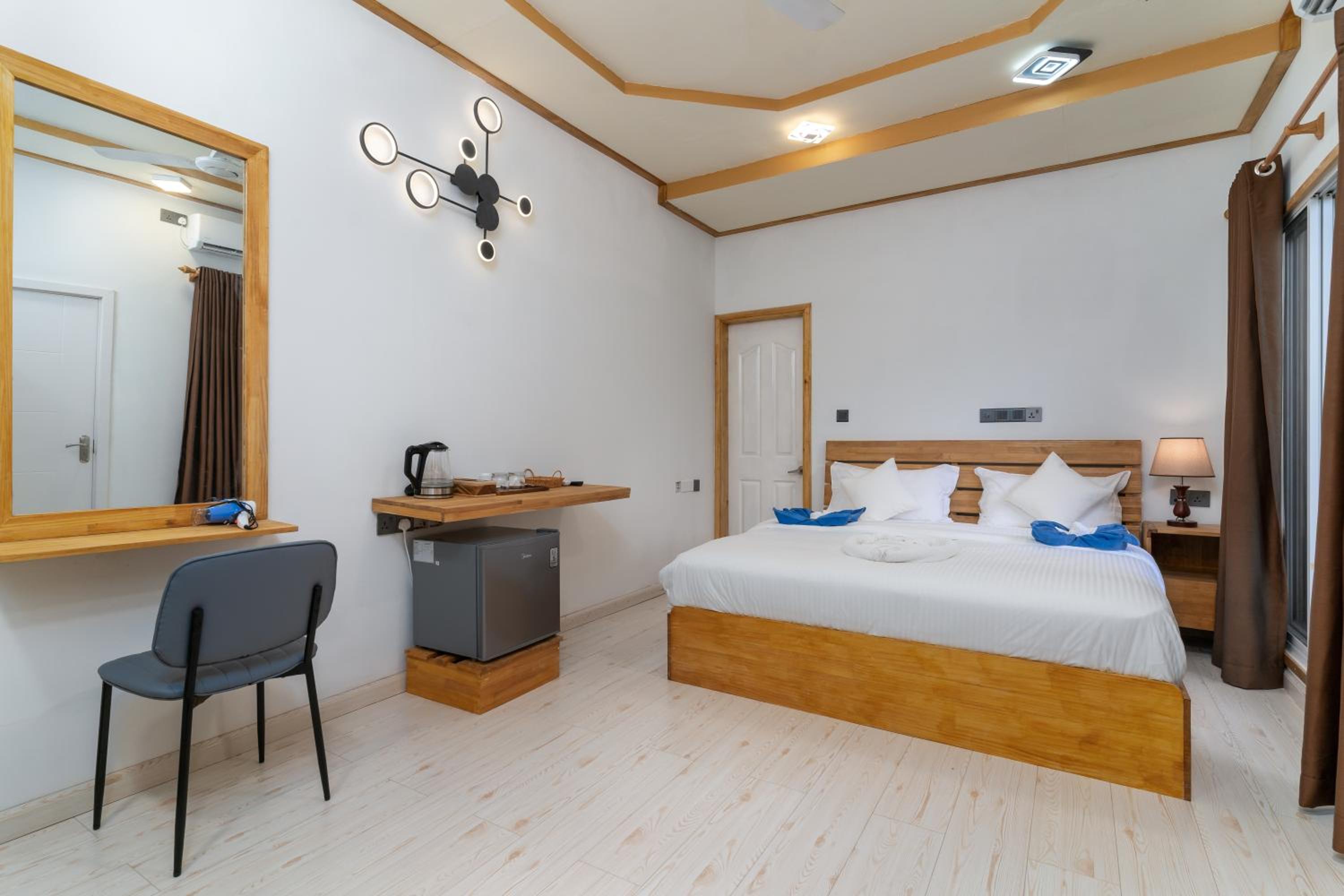 Superior King Room