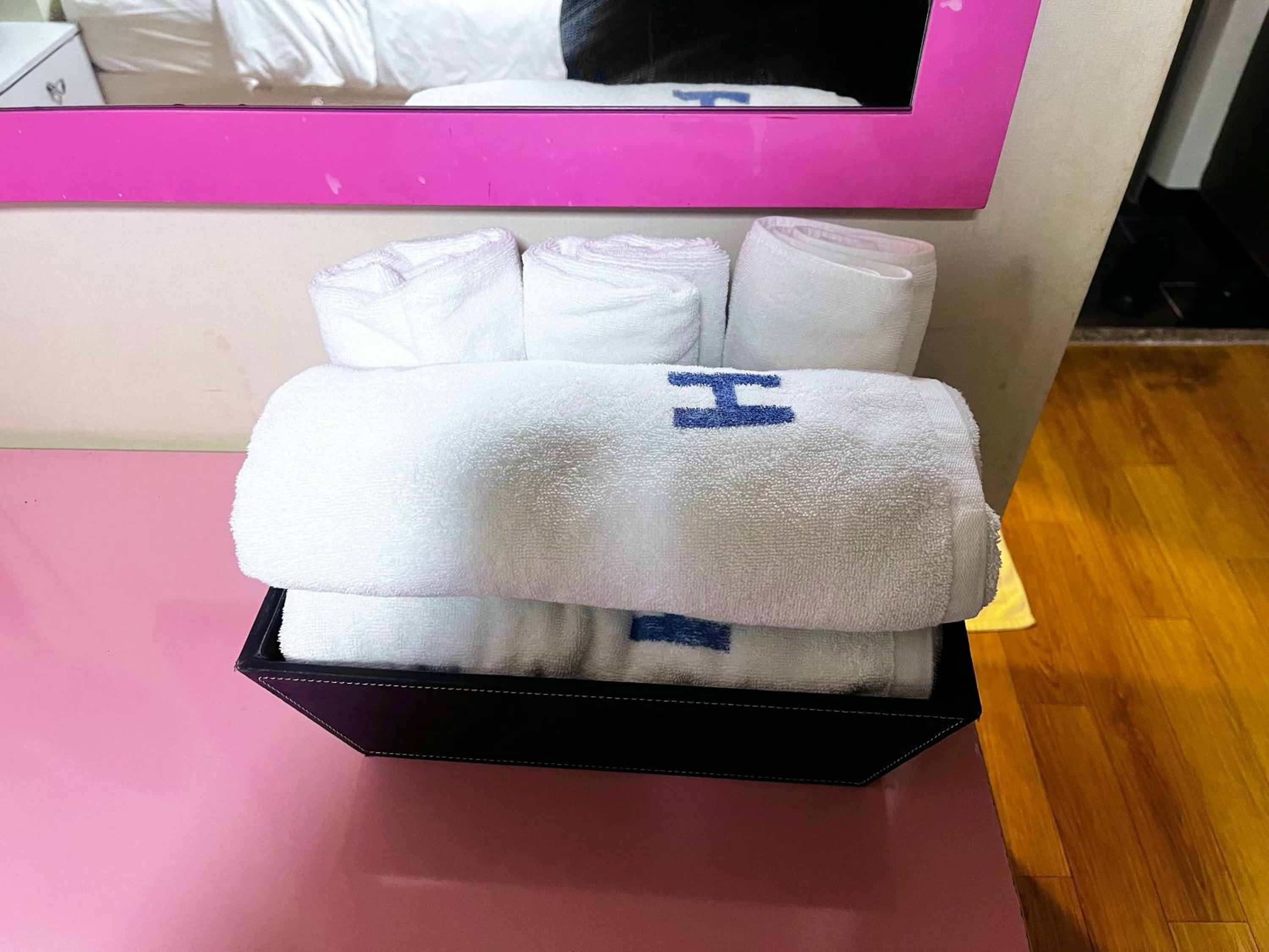 Double Room - Private Bathroom - Photo 10