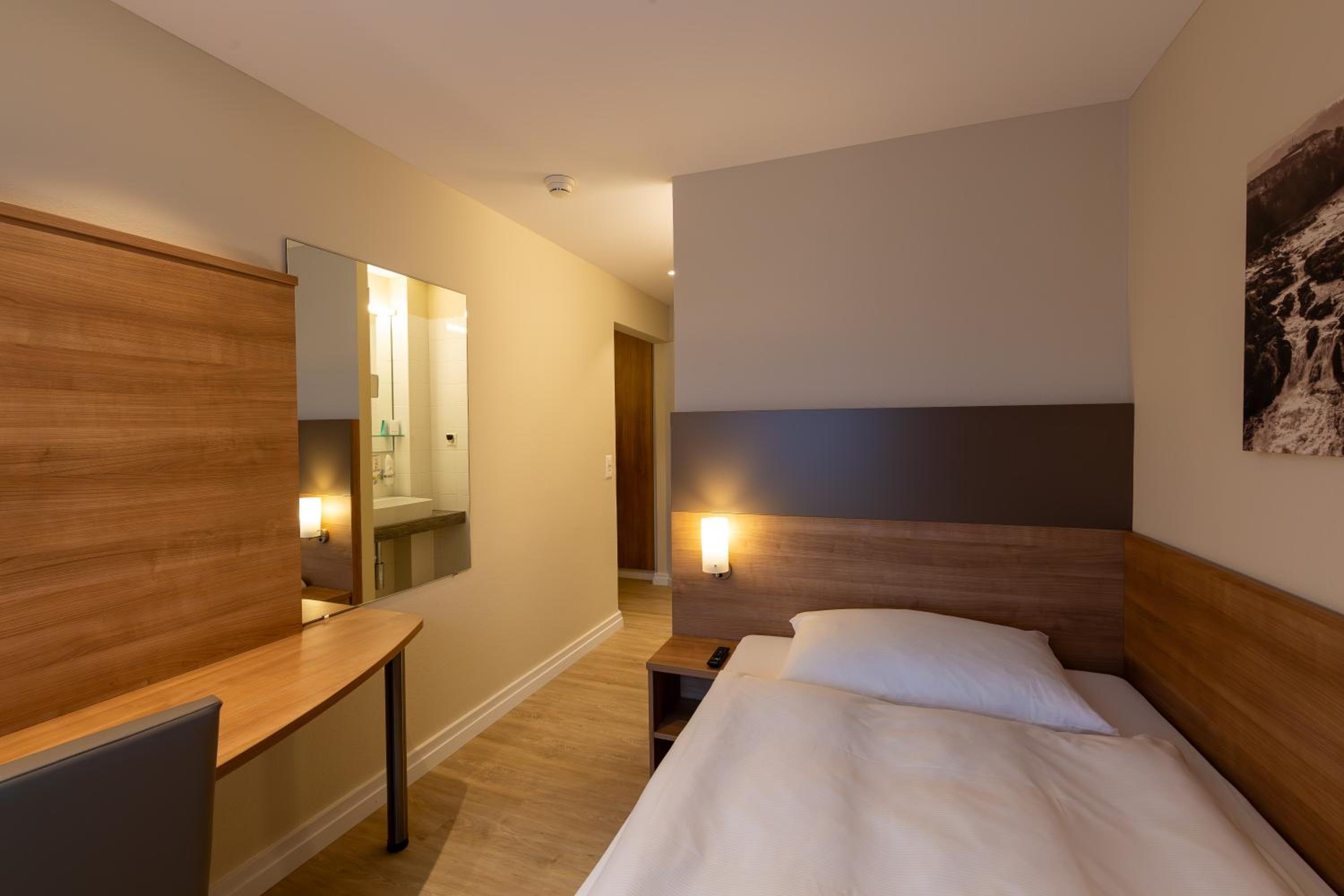 Single Room photo 2