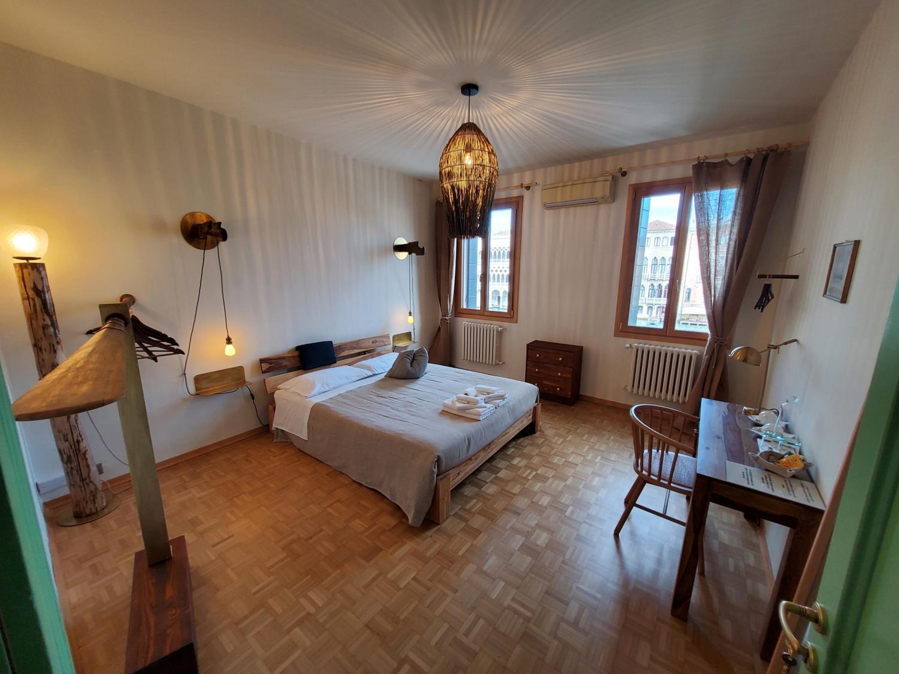 Double Room with Shared Bathroom photo 1