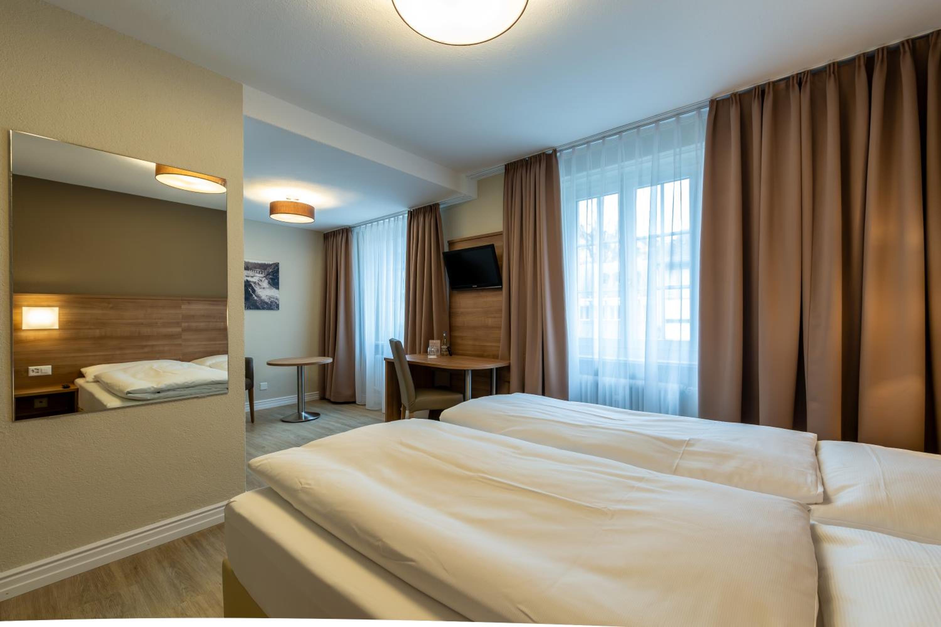 Double or Twin Room photo 2