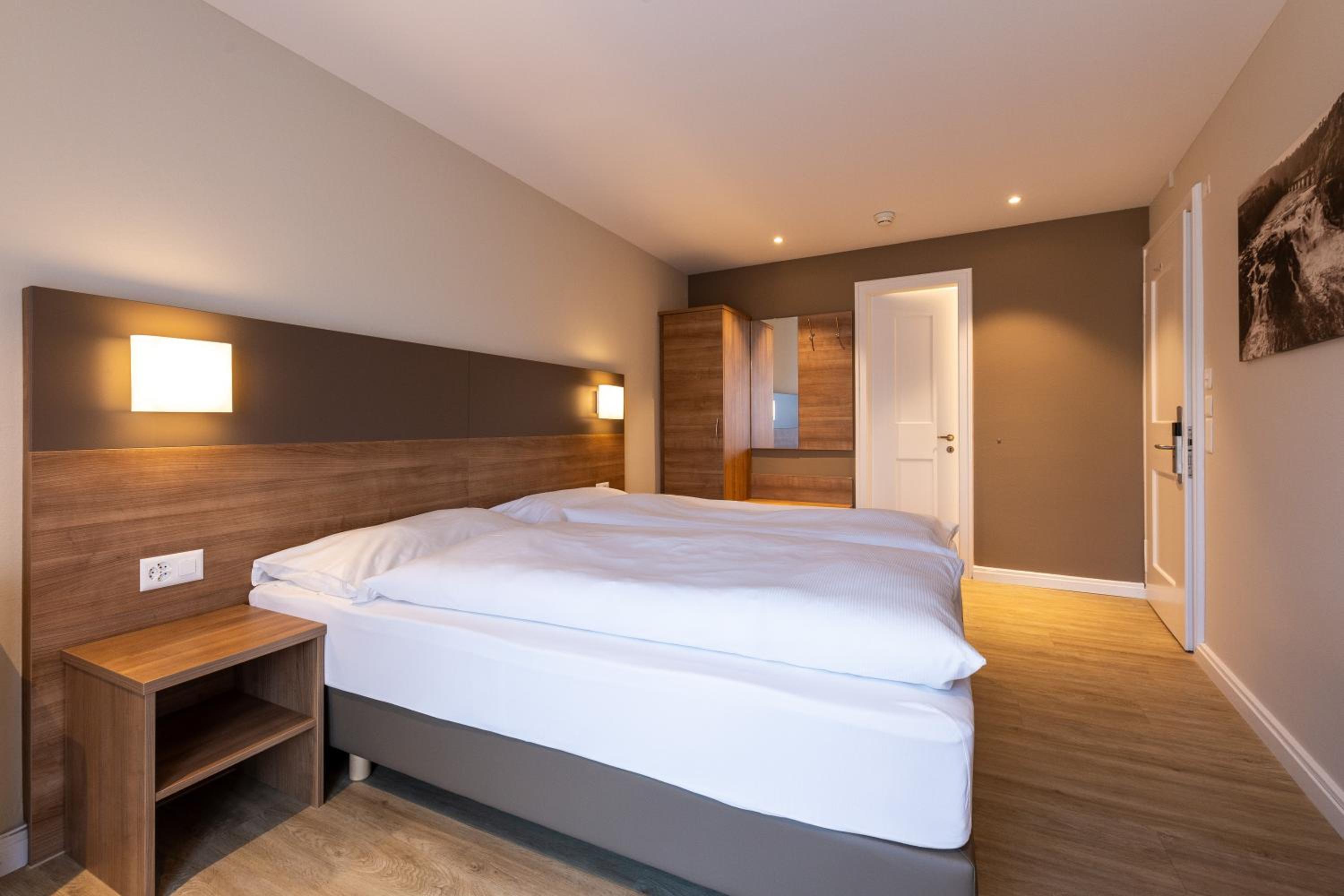 Double or Twin Room photo 3