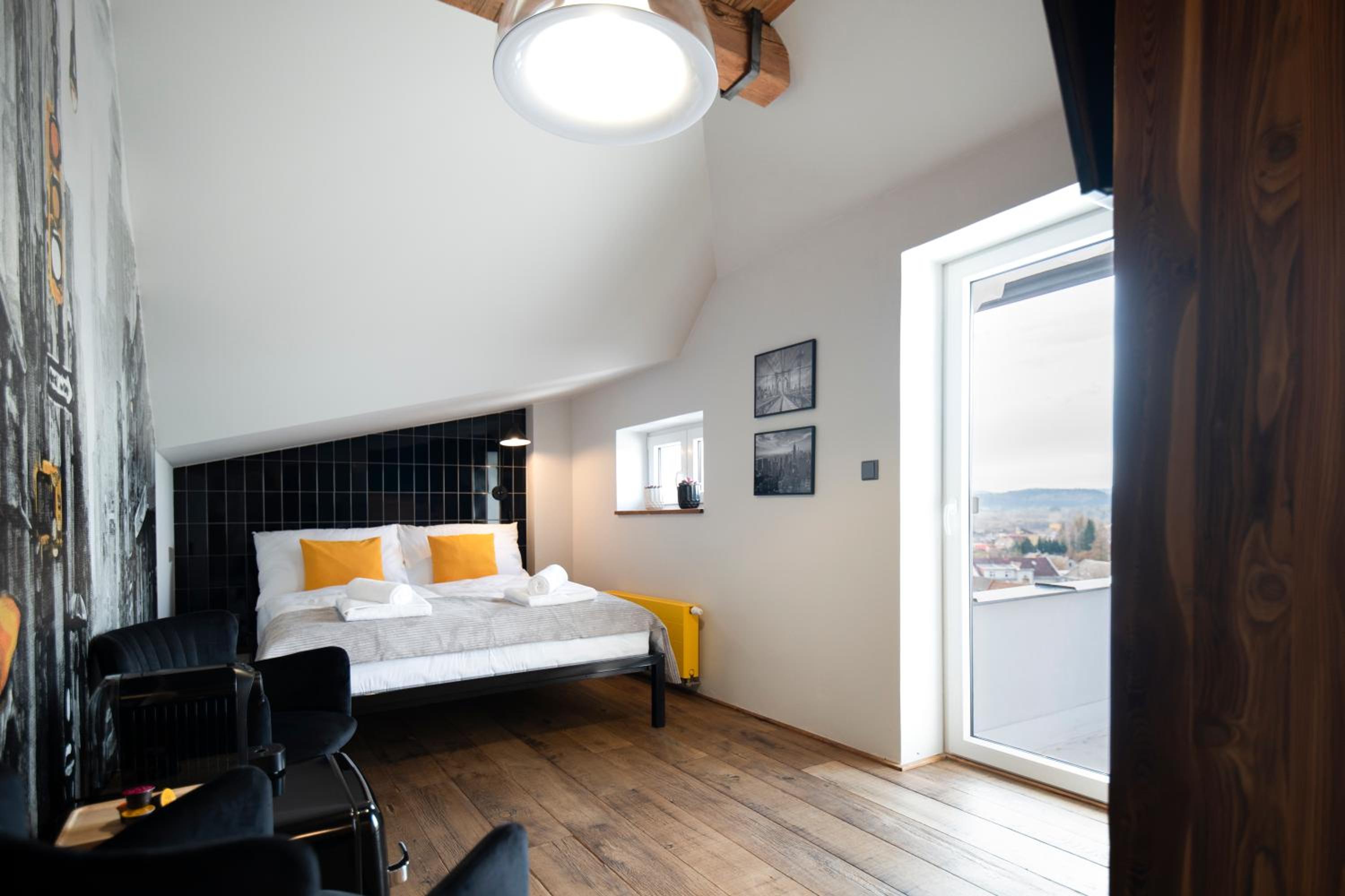 Deluxe Double Room with Balcony photo 1
