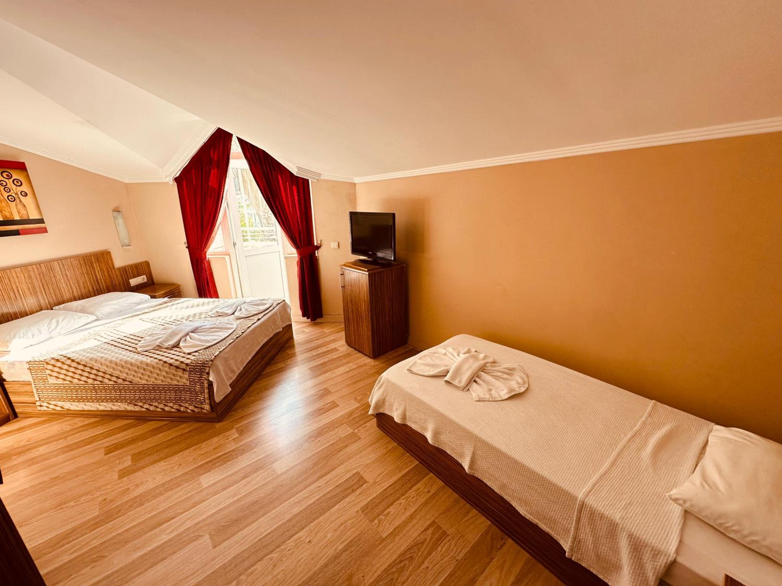 Triple Room photo 2