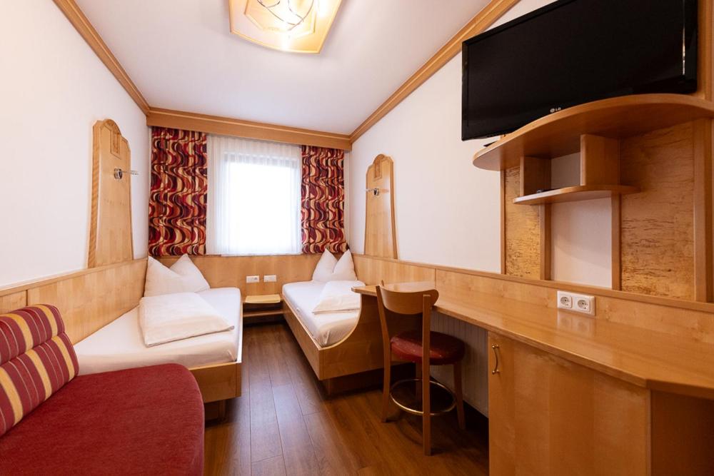 Apartment - Photo 2