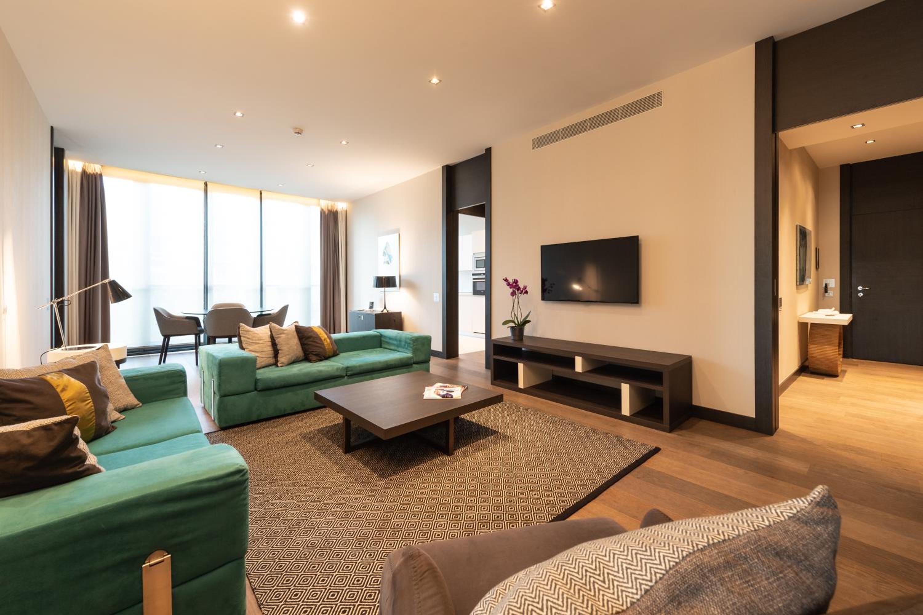 Superior Two-Bedroom Suite - Photo 9