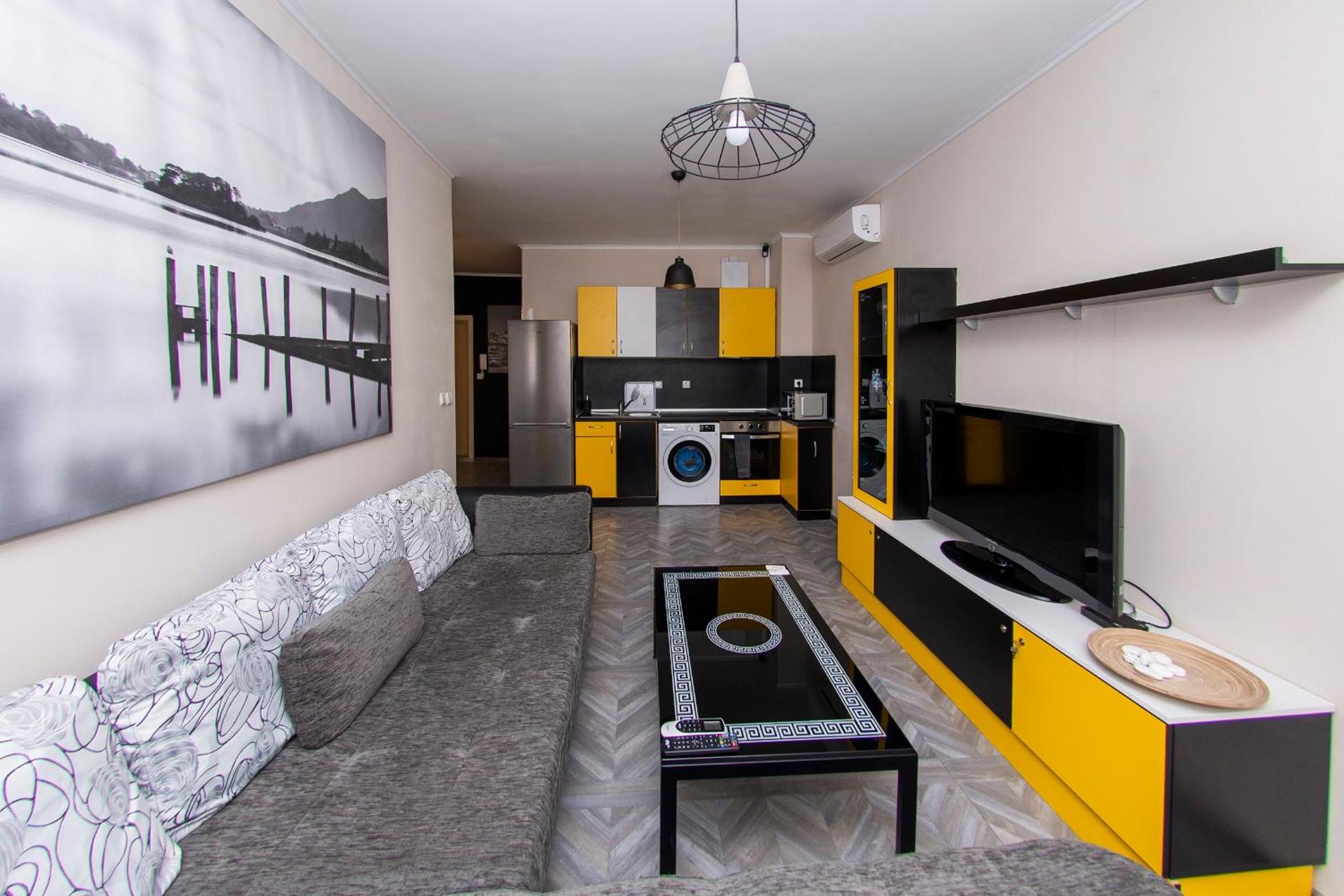 One-Bedroom Apartment - Photo 1