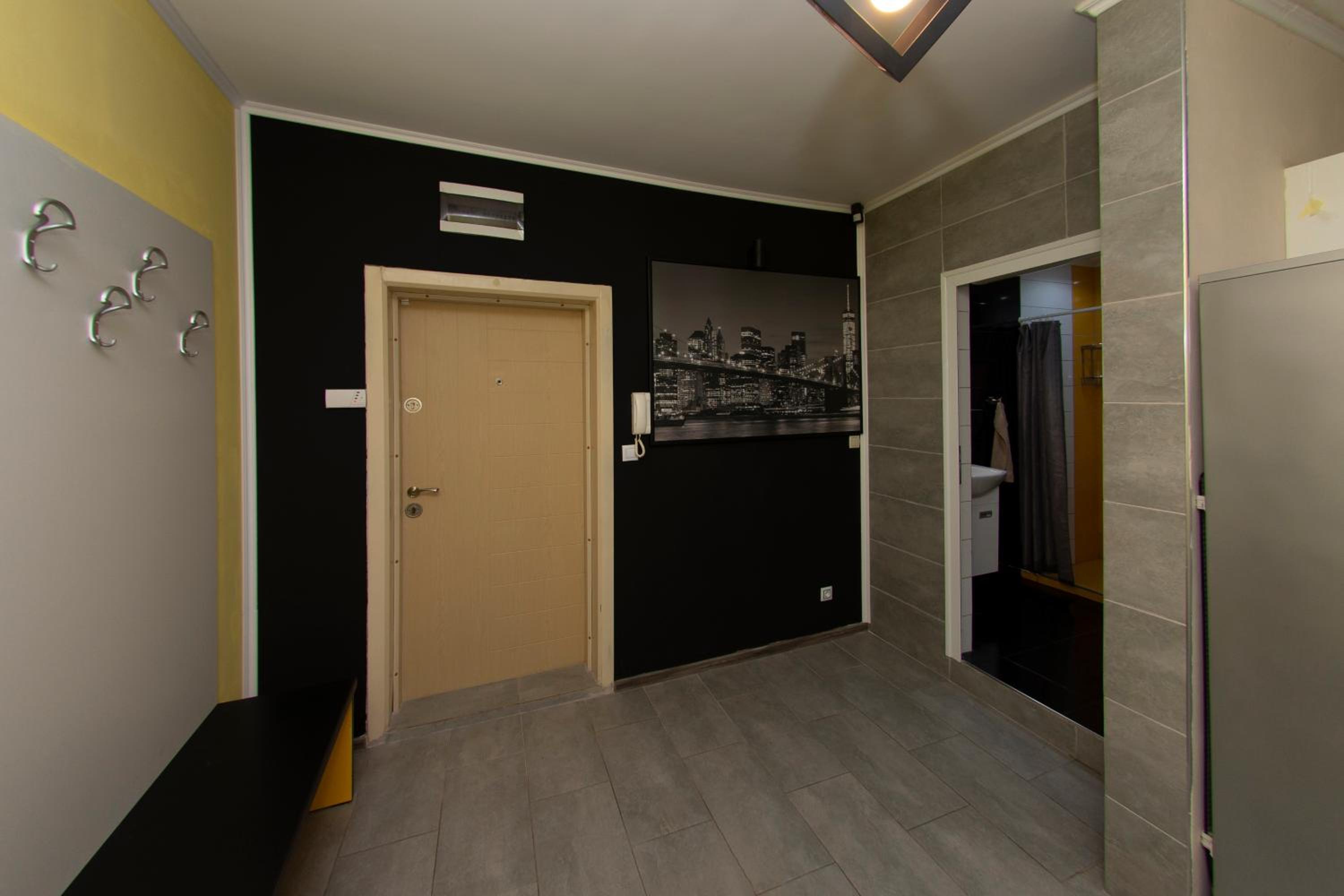 One-Bedroom Apartment - Photo 4