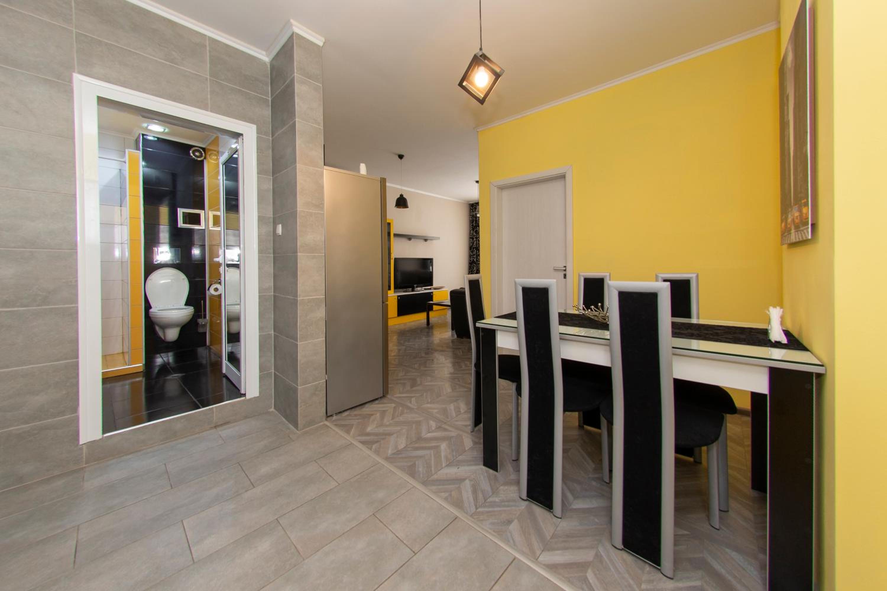One-Bedroom Apartment - Photo 5