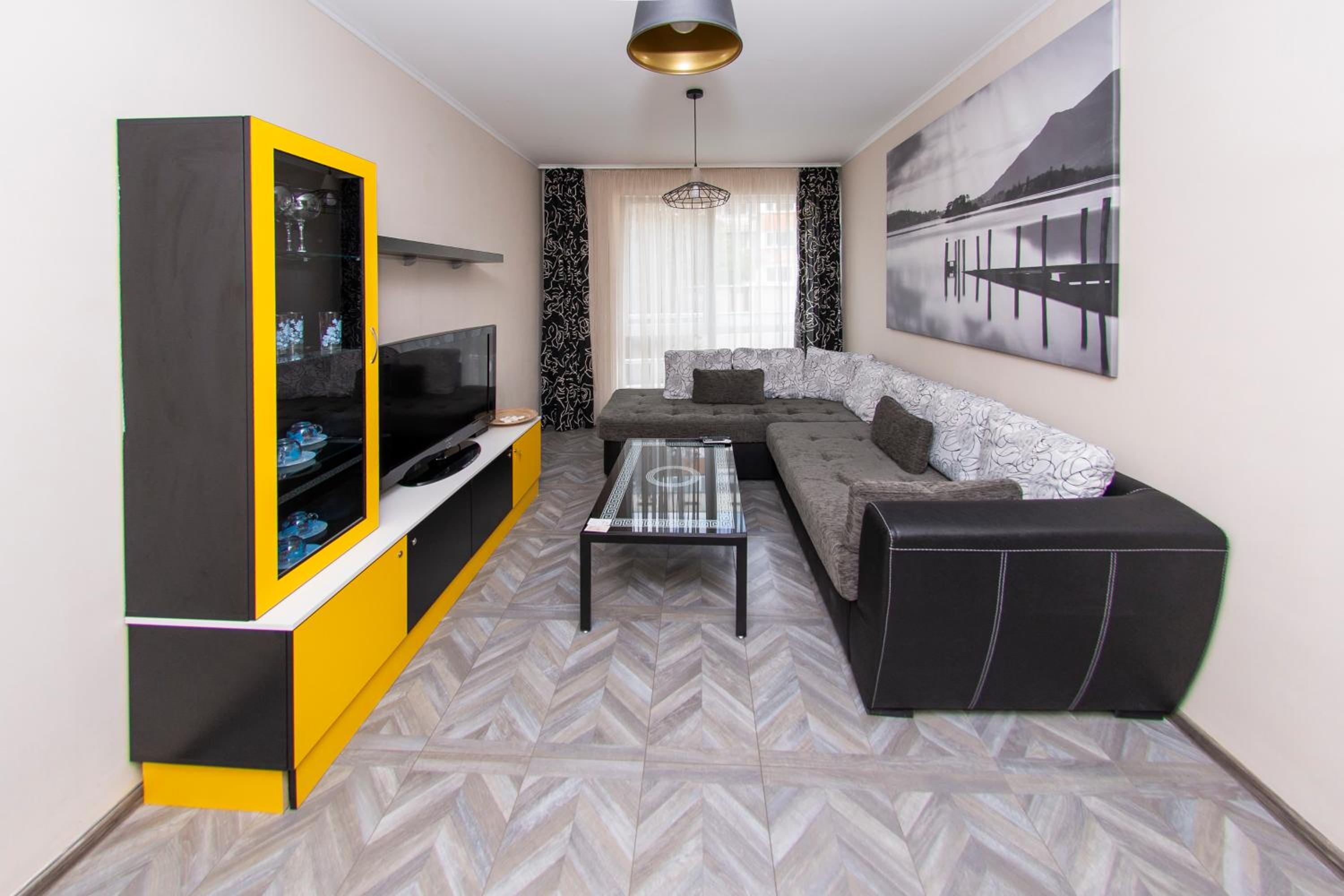 One-Bedroom Apartment - Photo 6
