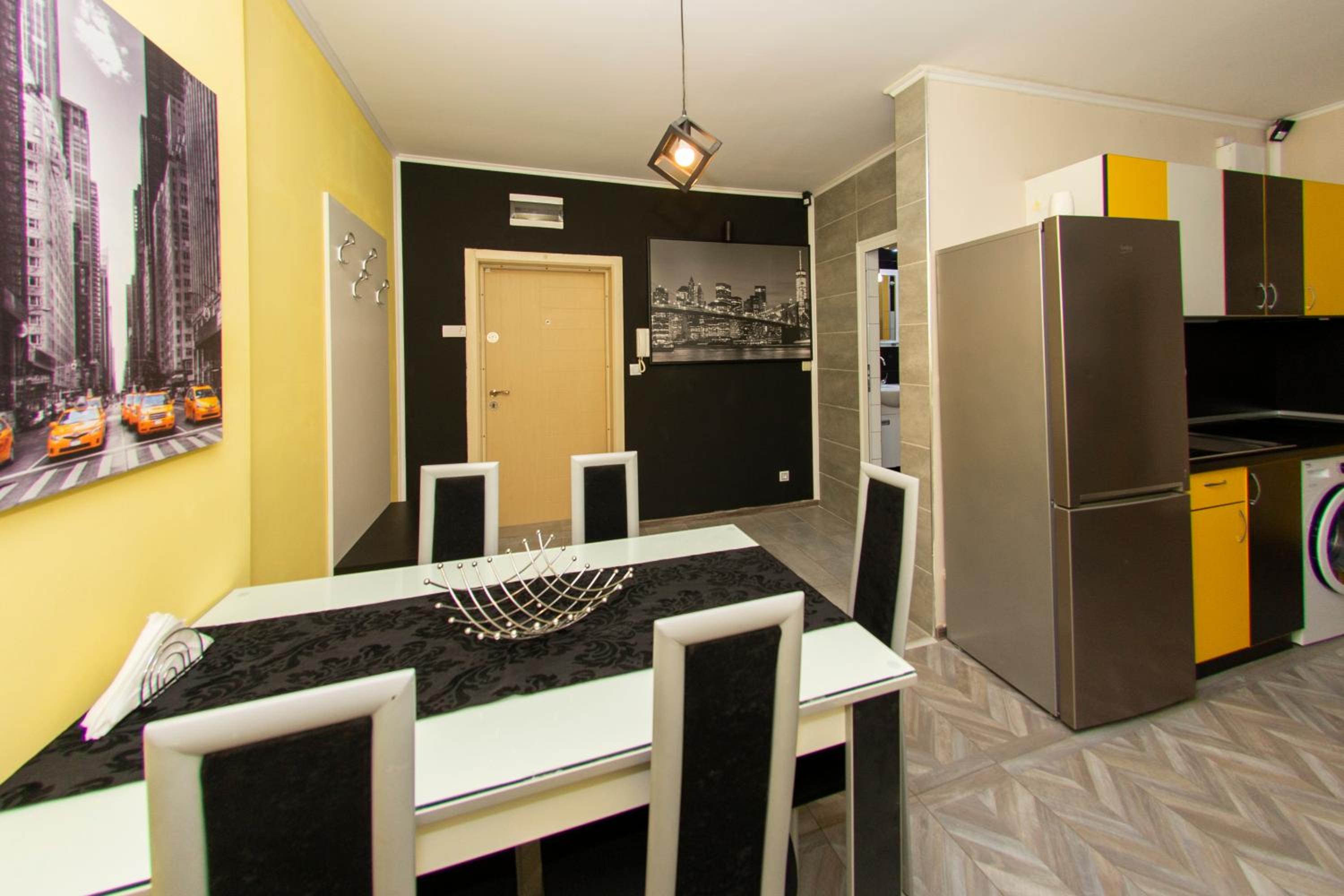 One-Bedroom Apartment - Photo 8