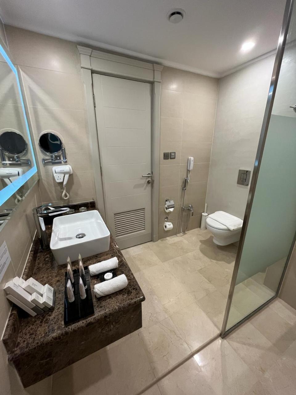 Superior King Room with City View - Non-Smoking - Photo 2