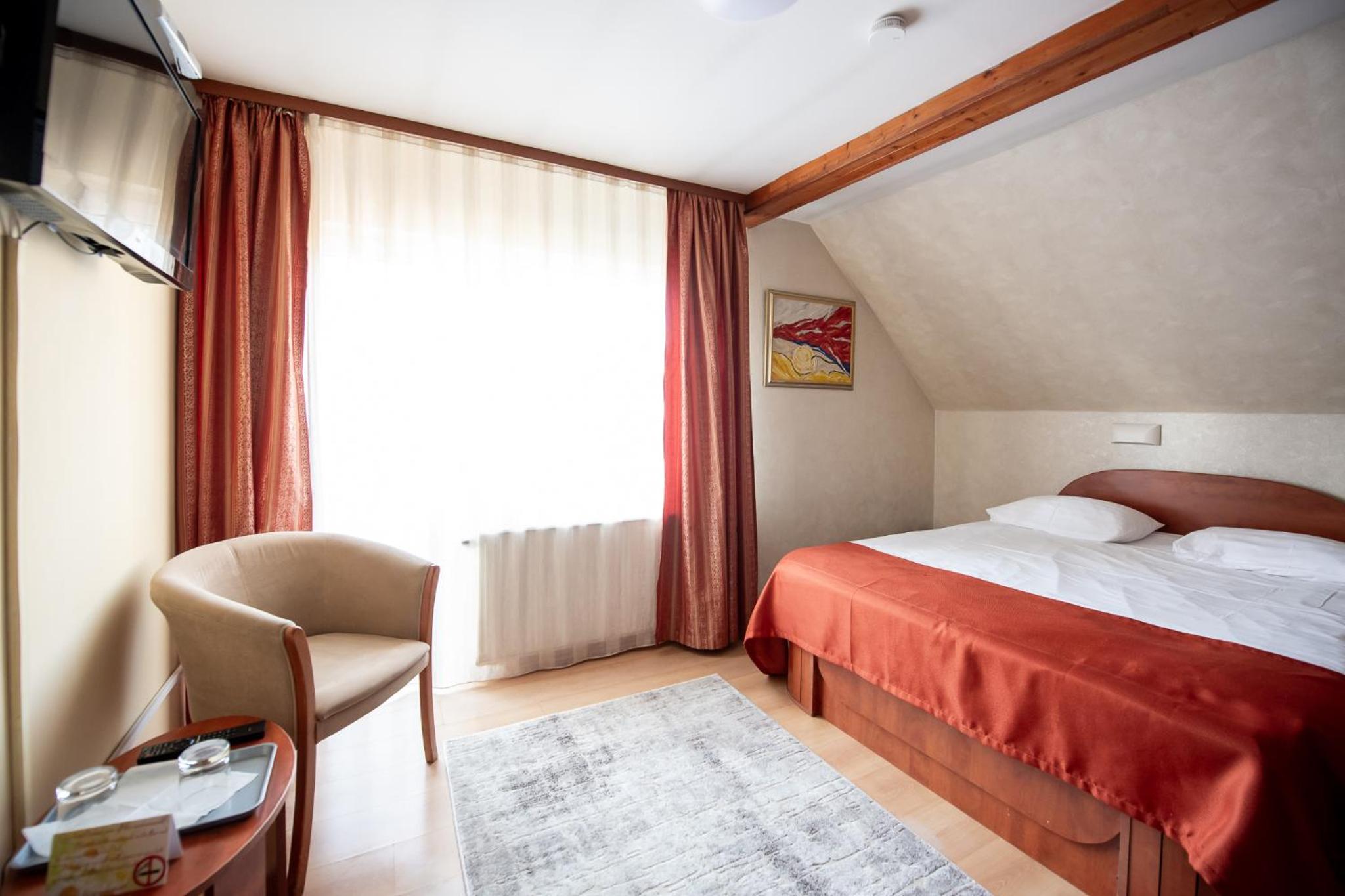 Standard Double Room - Photo 2