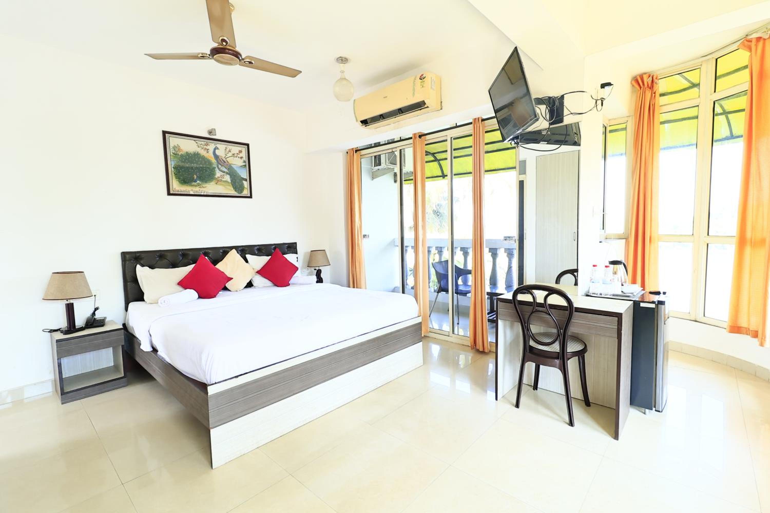 Deluxe Room - Photo 5