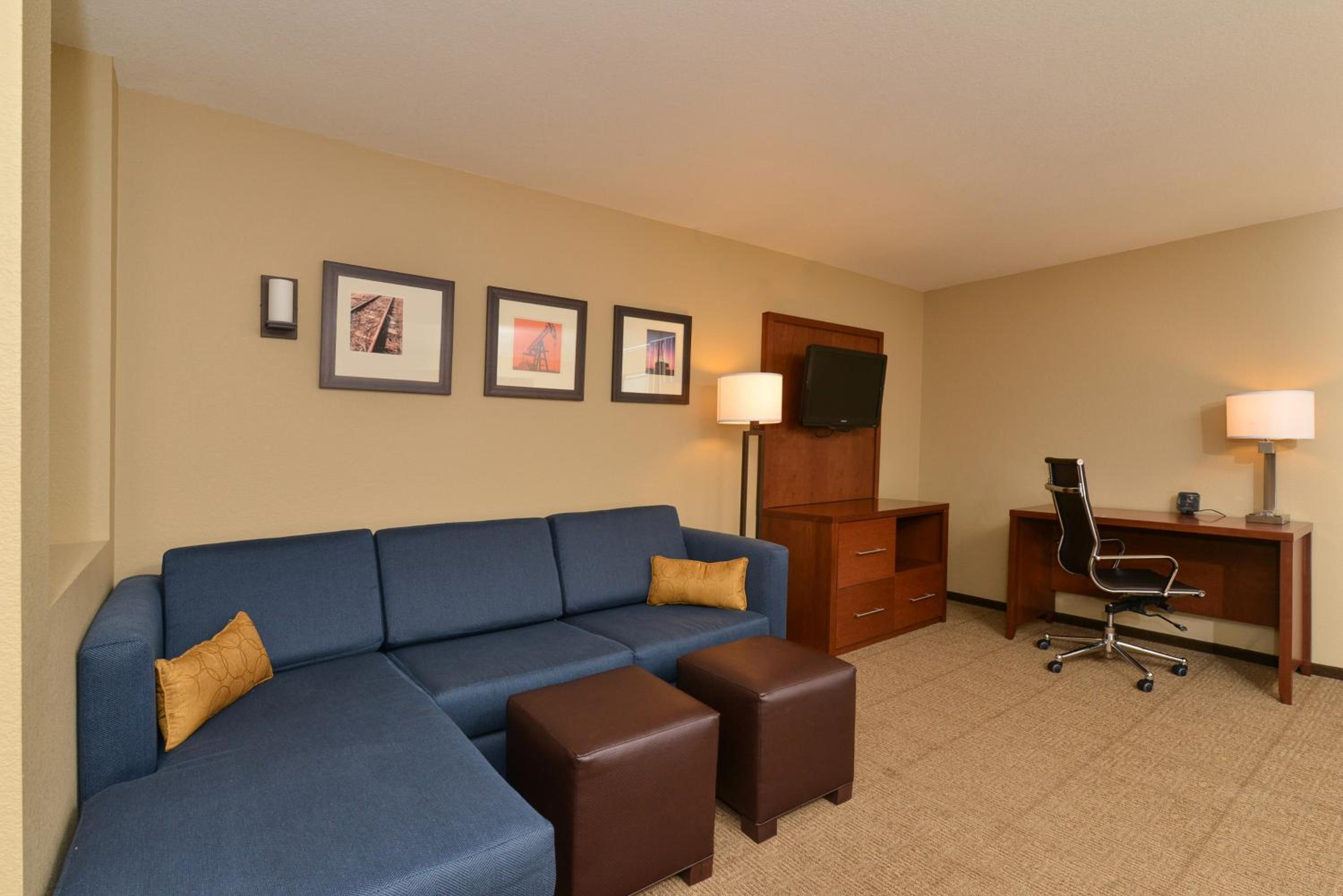 Suite with Two Queen Beds - Accessible/Non-Smoking photo 2