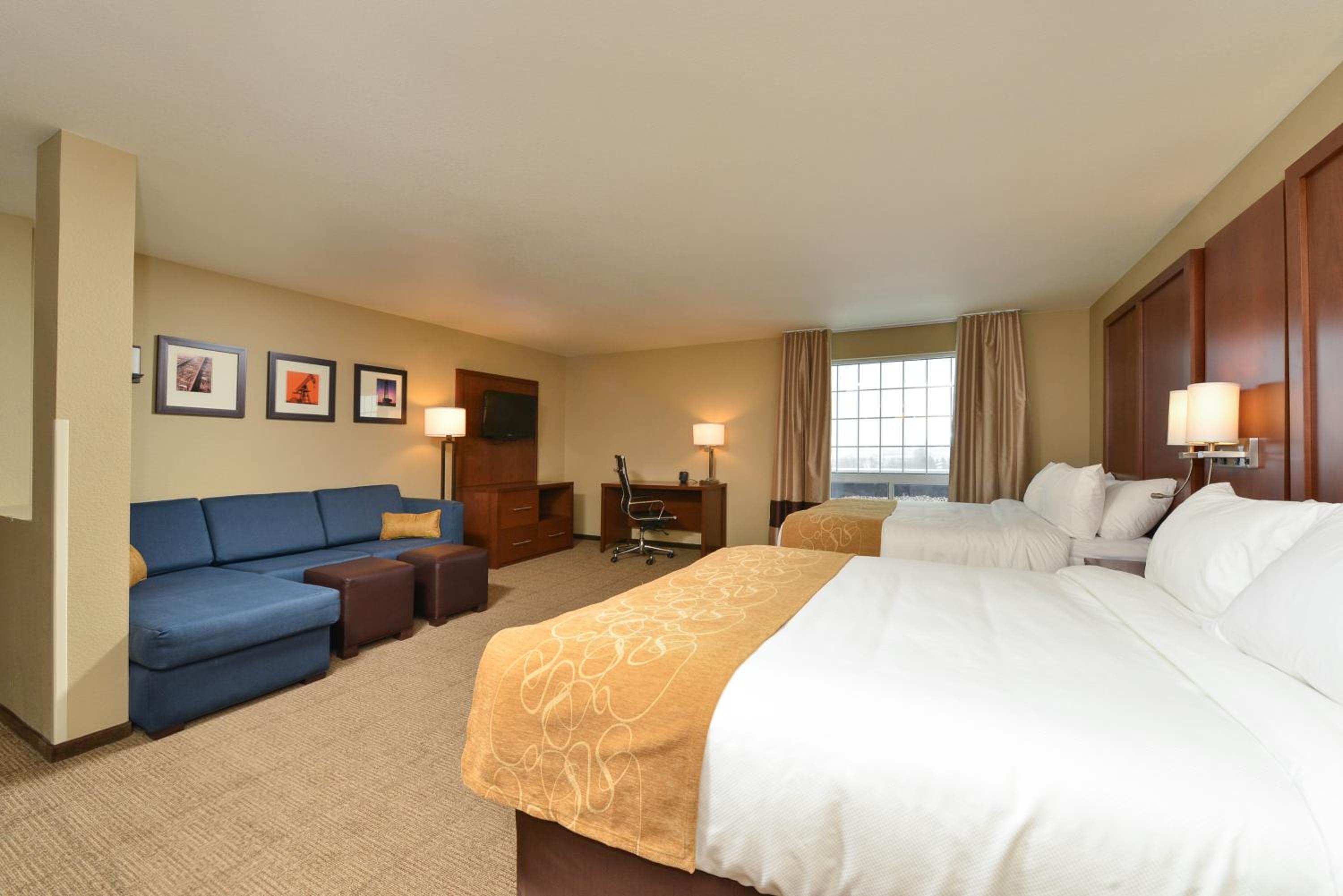 Suite with Two Queen Beds - Accessible/Non-Smoking photo 3