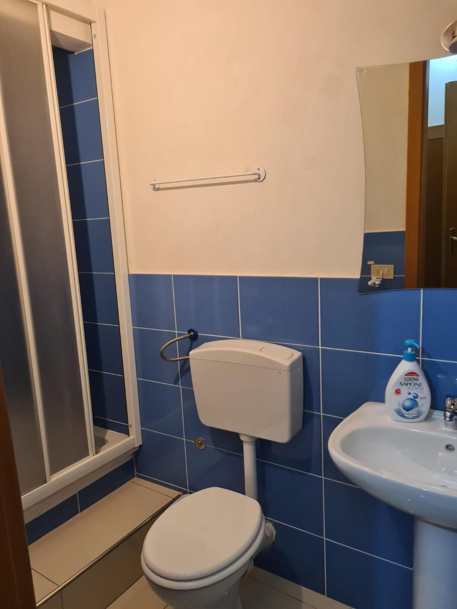 Twin Room - Photo 13