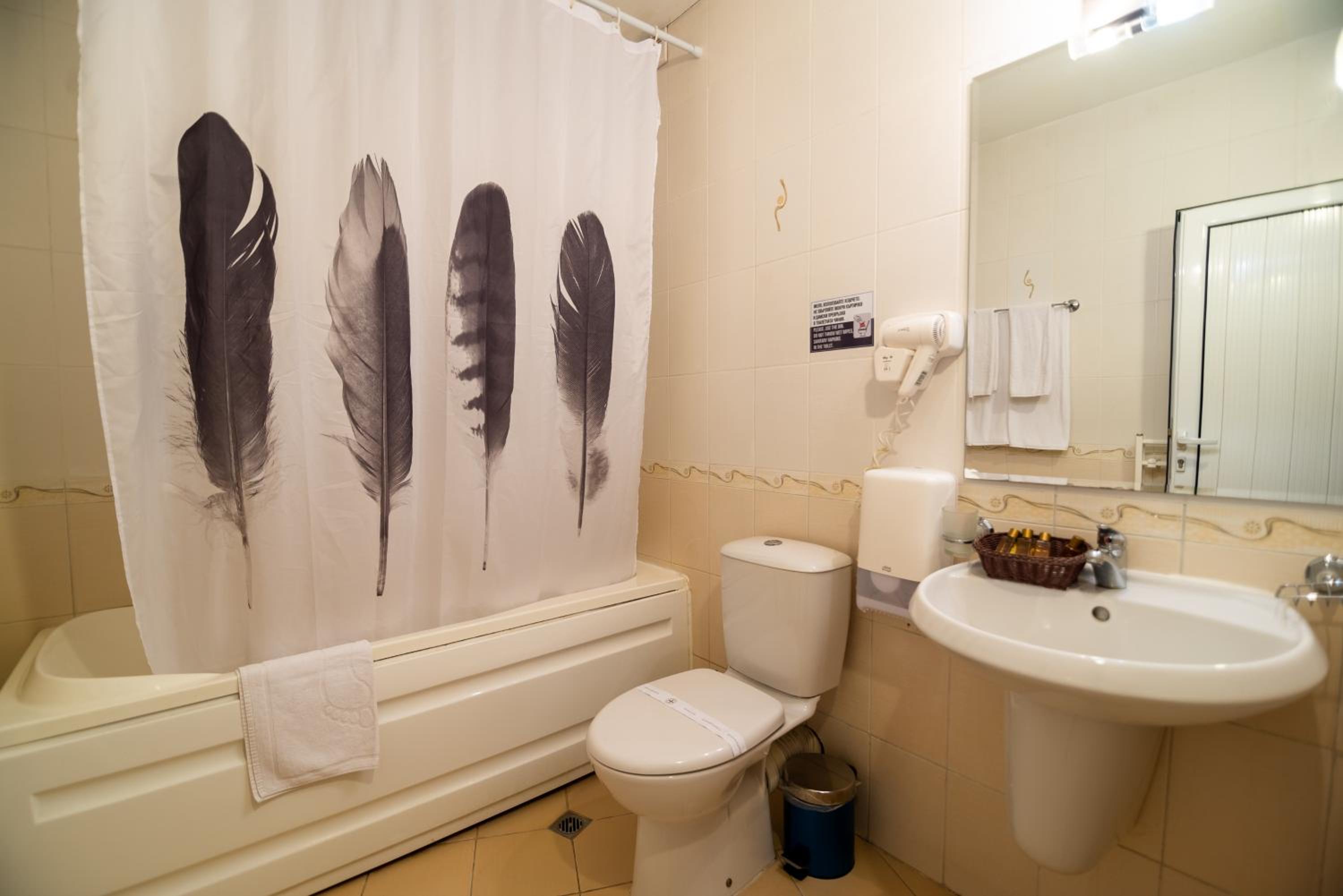 One-Bedroom Apartment photo 2