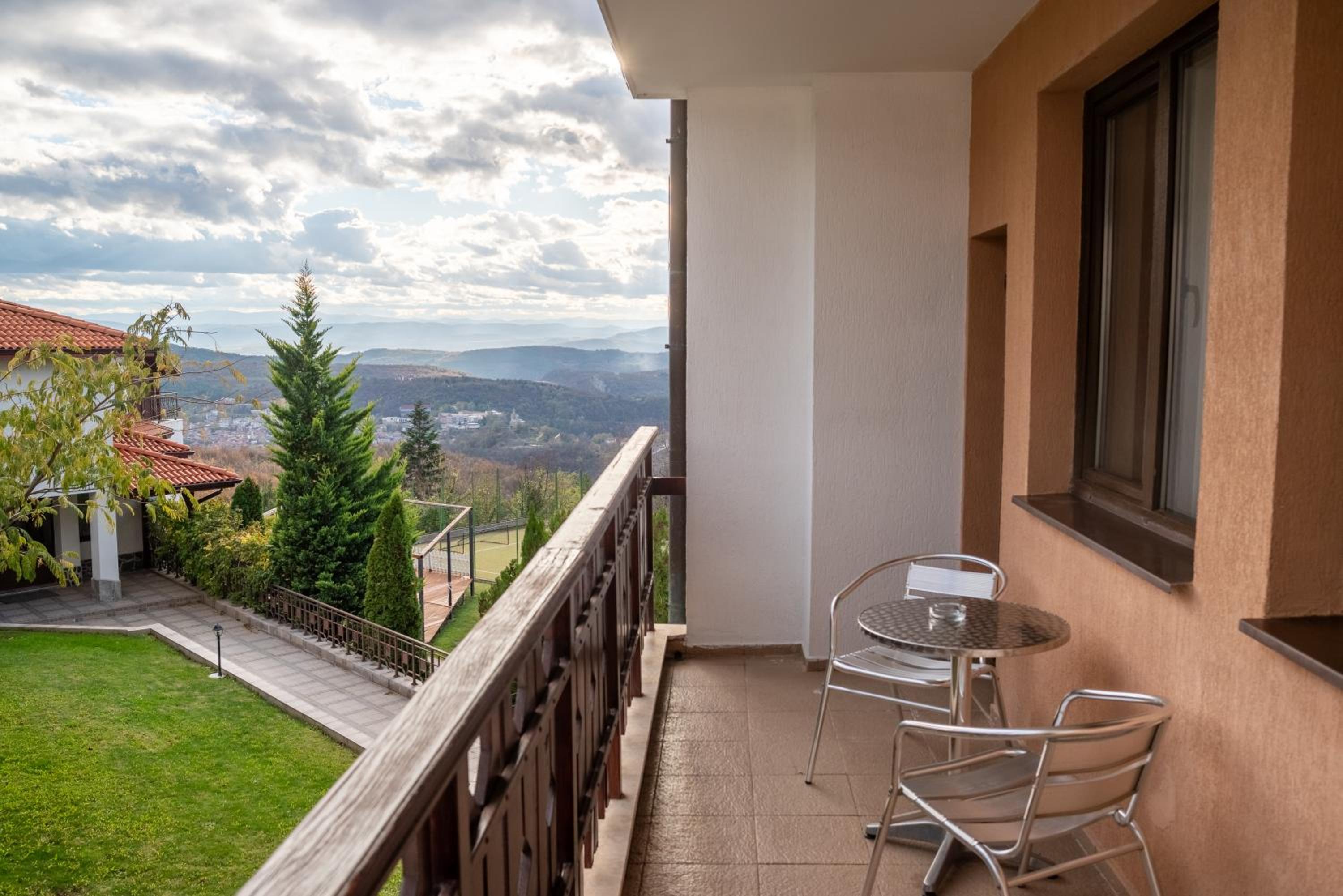 Standard Double or Twin Room with Panoramic View photo 3