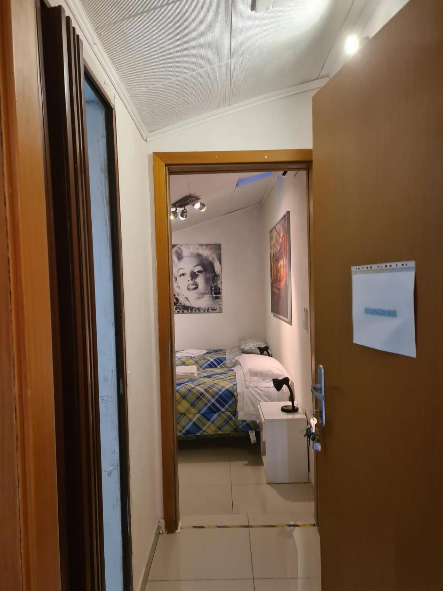 Double Room - Photo 9