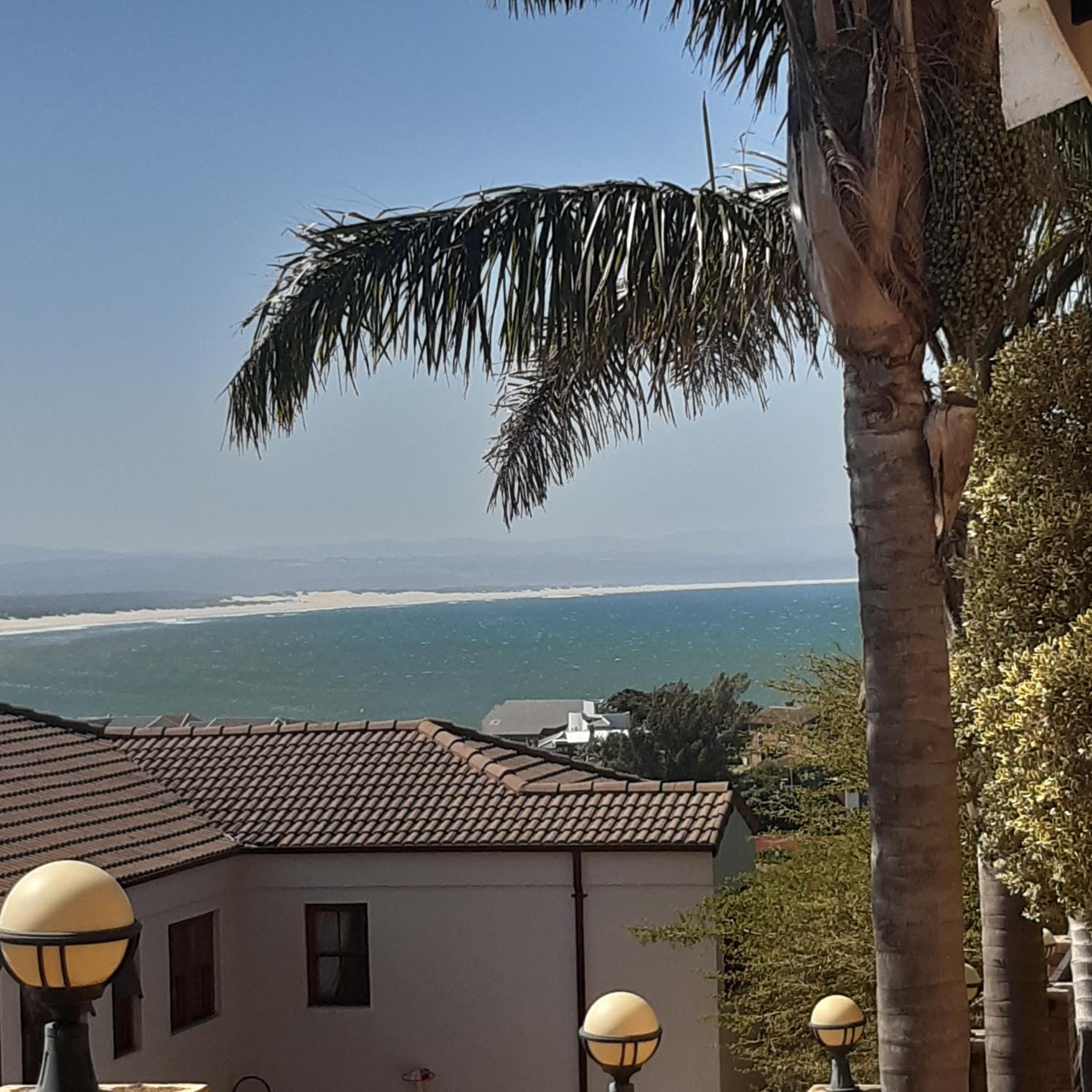 Queen Room with Sea View - Photo 7