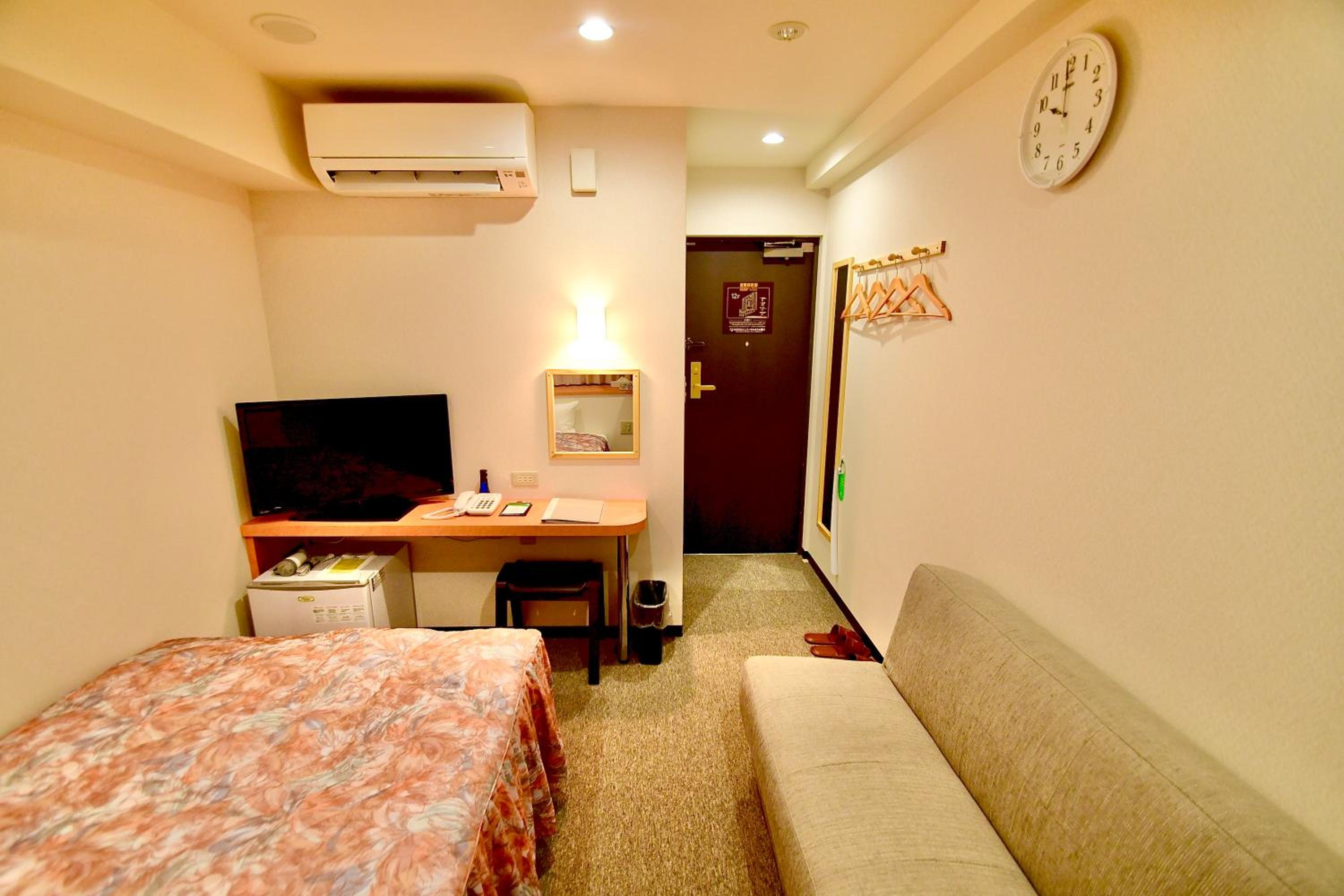 Single Room 1 - Room Only - Smoking photo 1