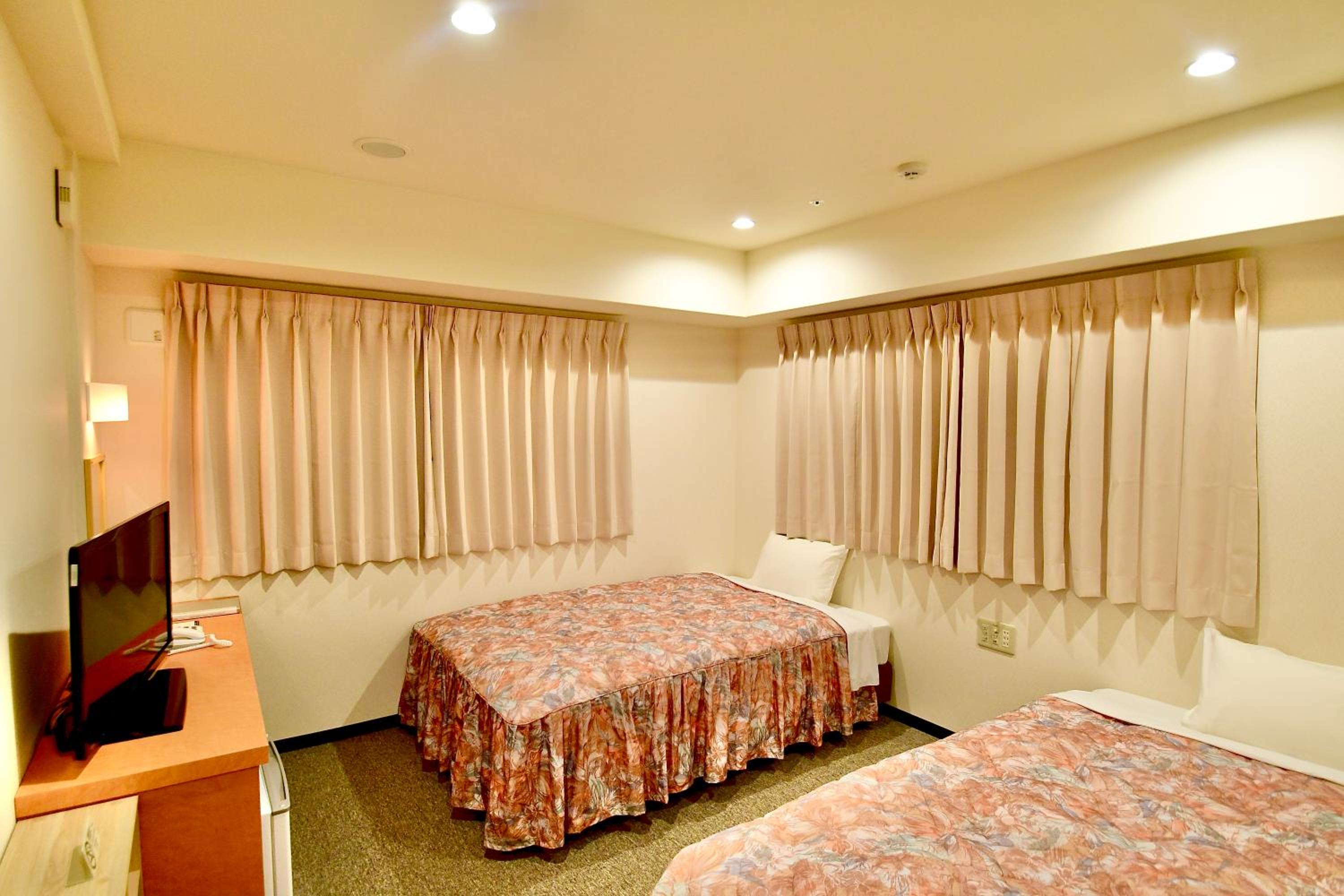 Twin Room 3 - Room Only - Non-Smoking photo 1