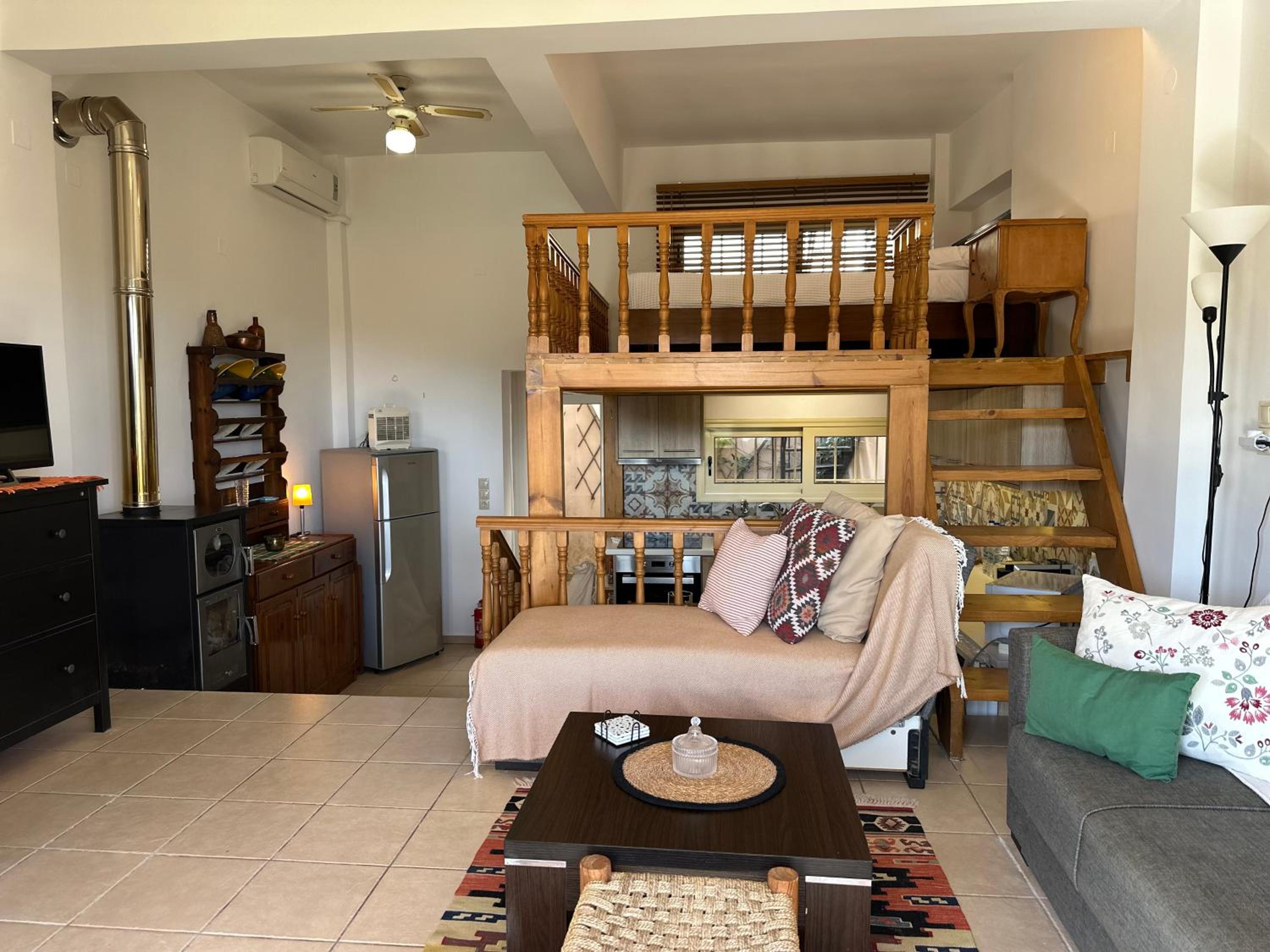 One-Bedroom Apartment photo 1