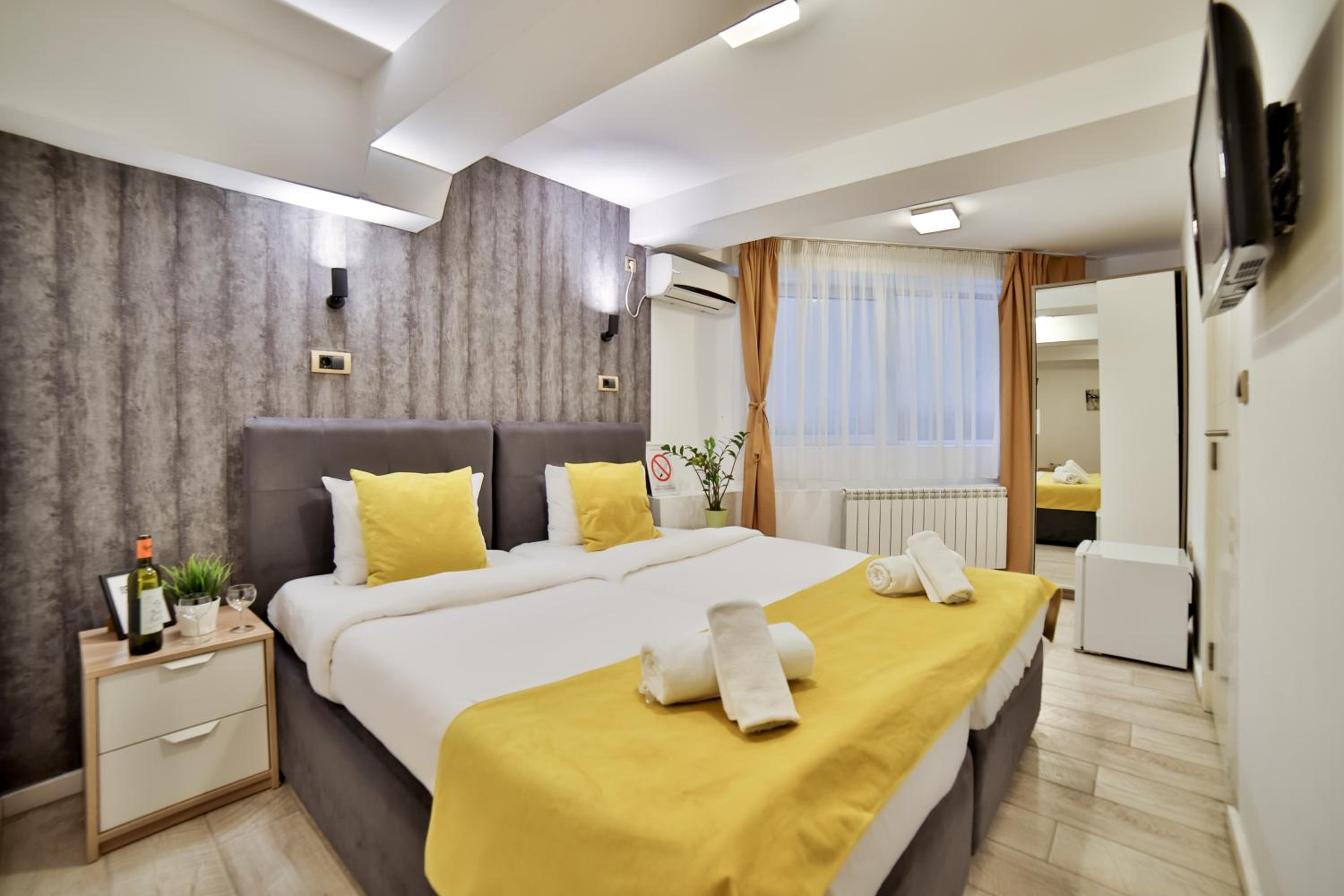 Standard Double or Twin Room - Photo 1