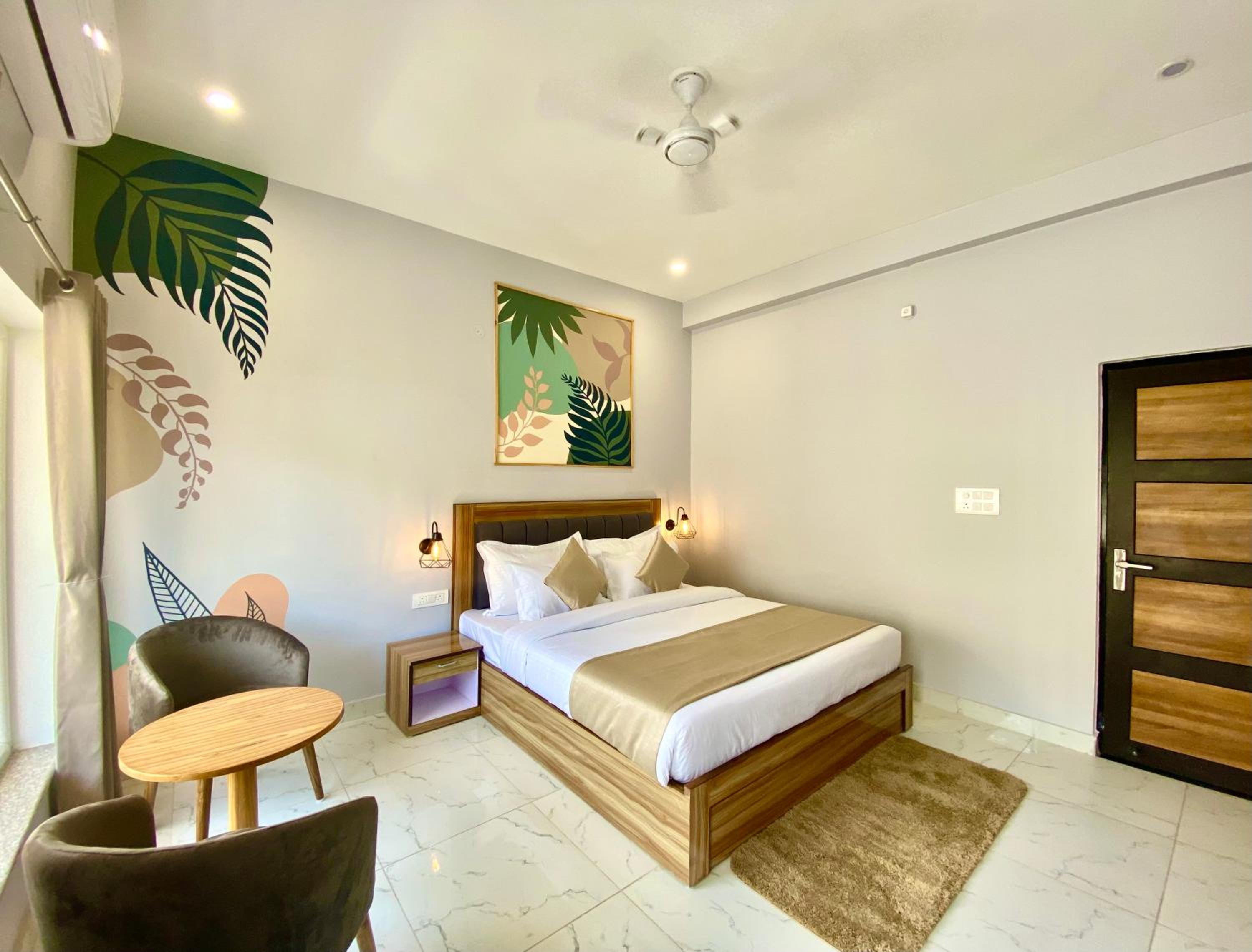 Deluxe Room - Photo 11