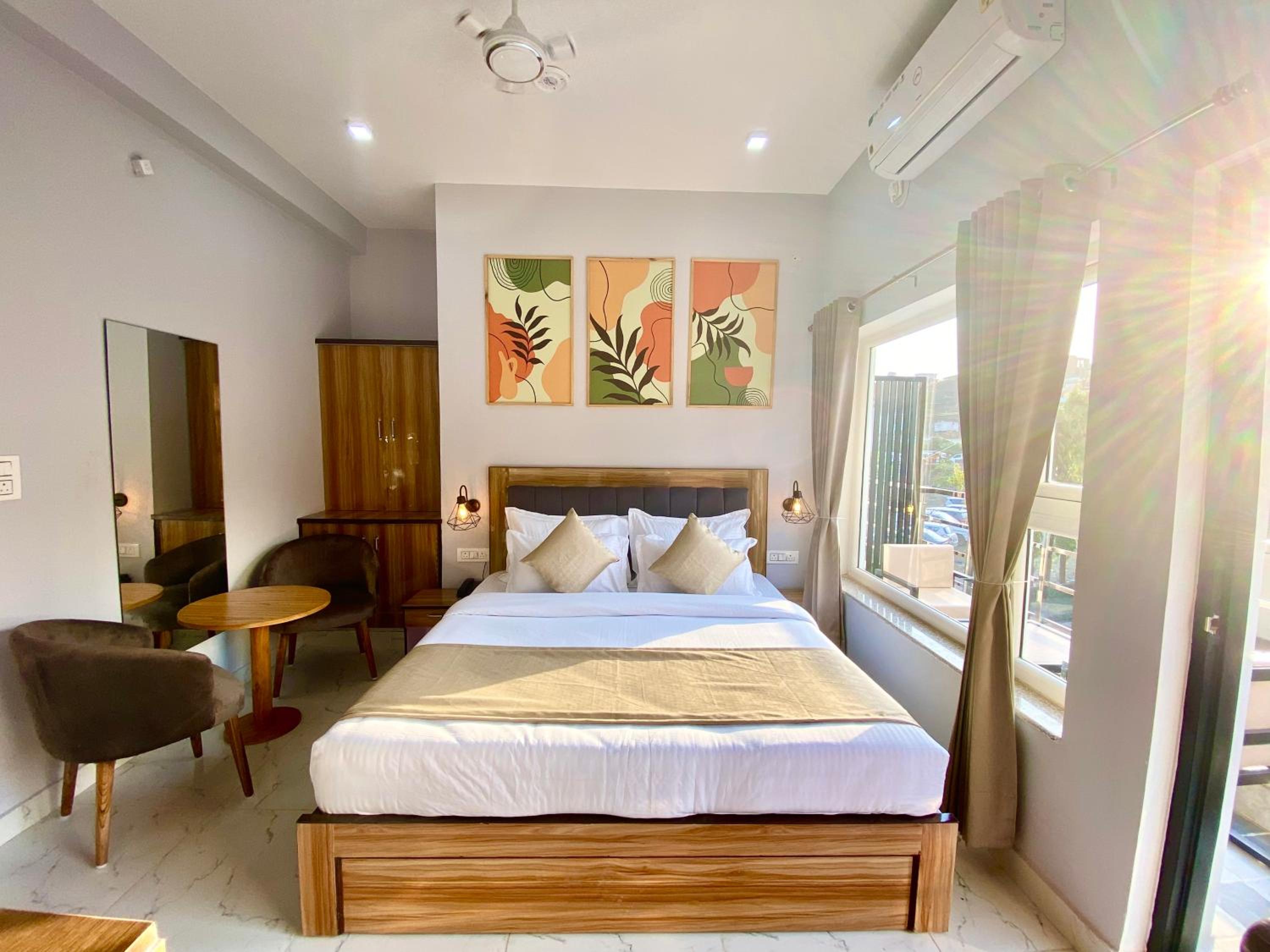 Deluxe Room - Photo 5
