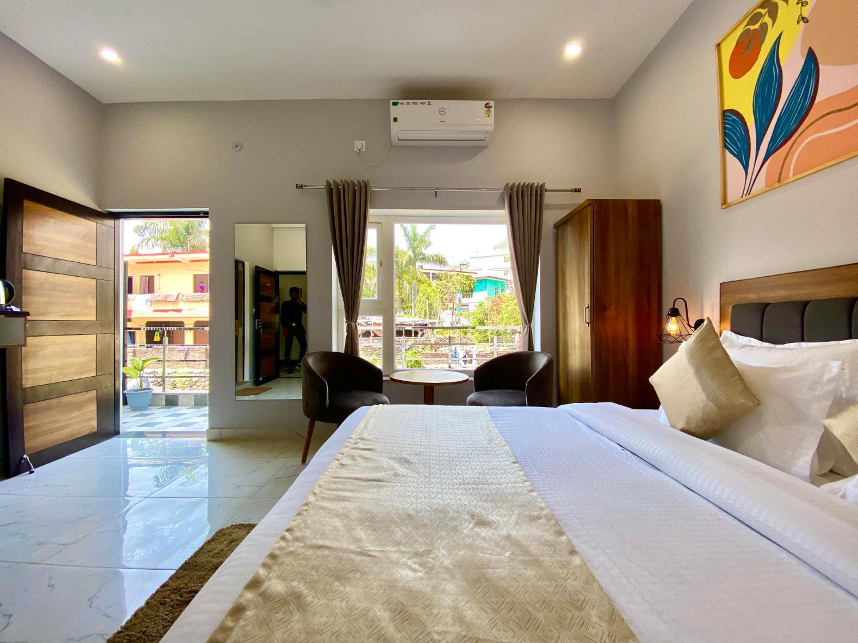 Deluxe Room - Photo 4