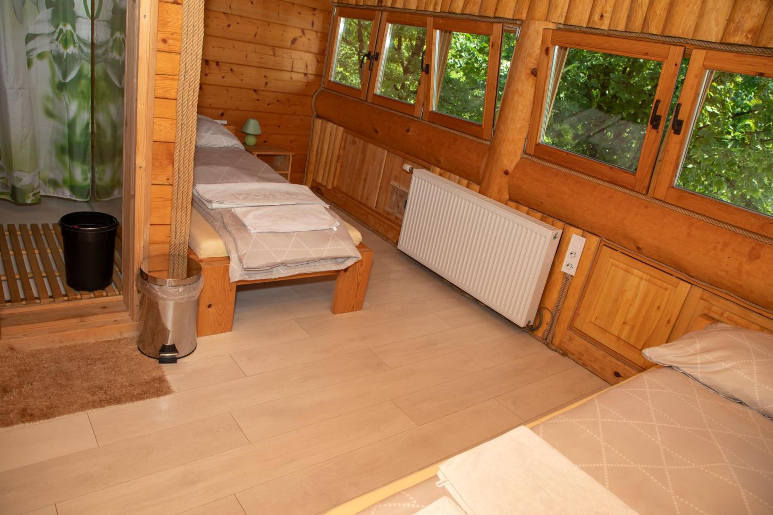Twin Room with Lake View photo 2