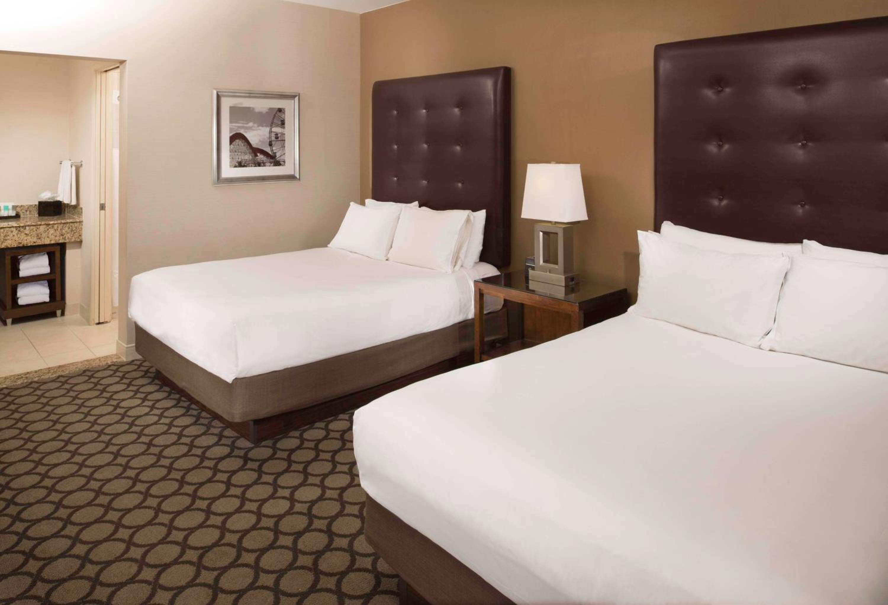 Two-Bedroom King Suite - Photo 9