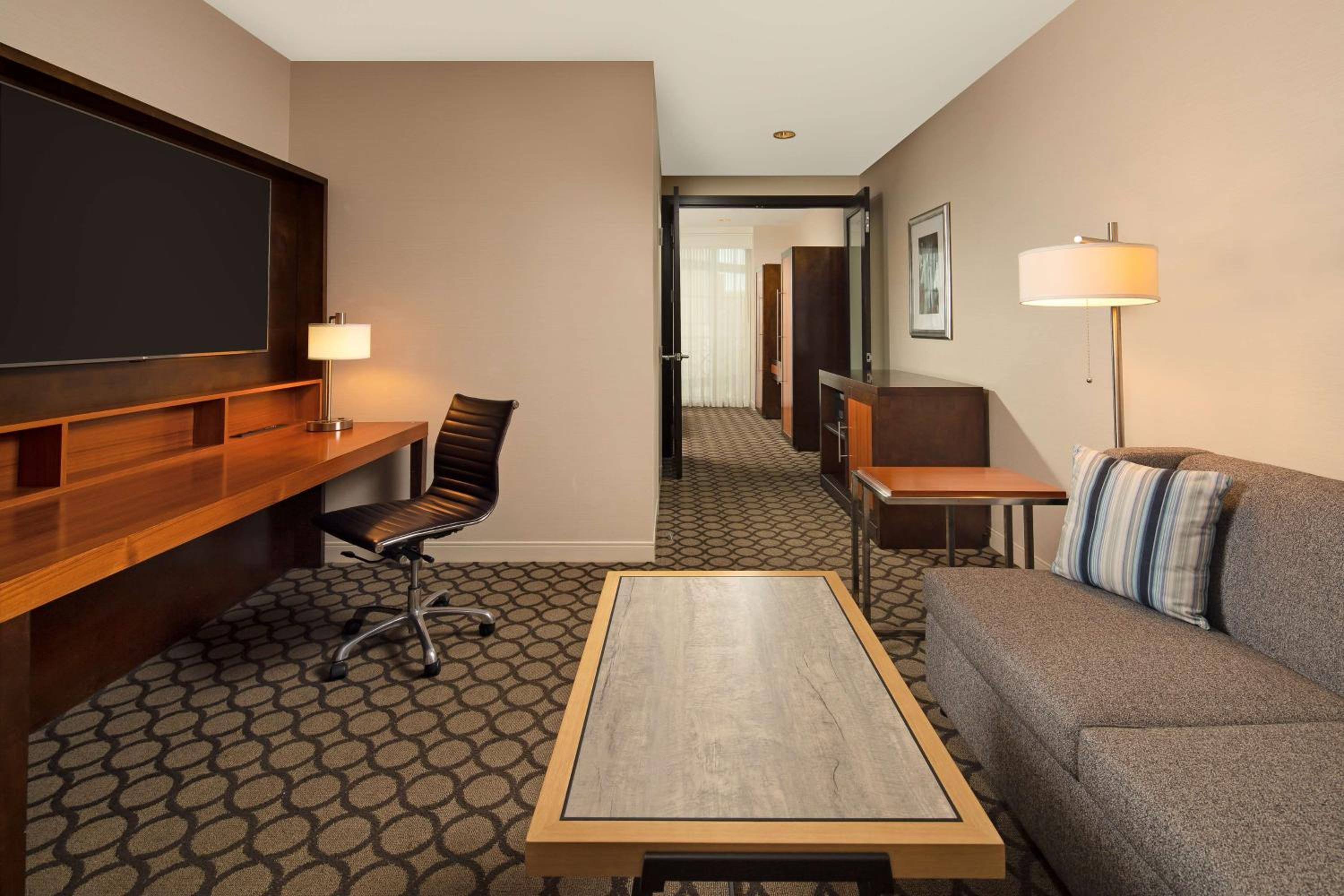 Two-Bedroom King Suite - Photo 7