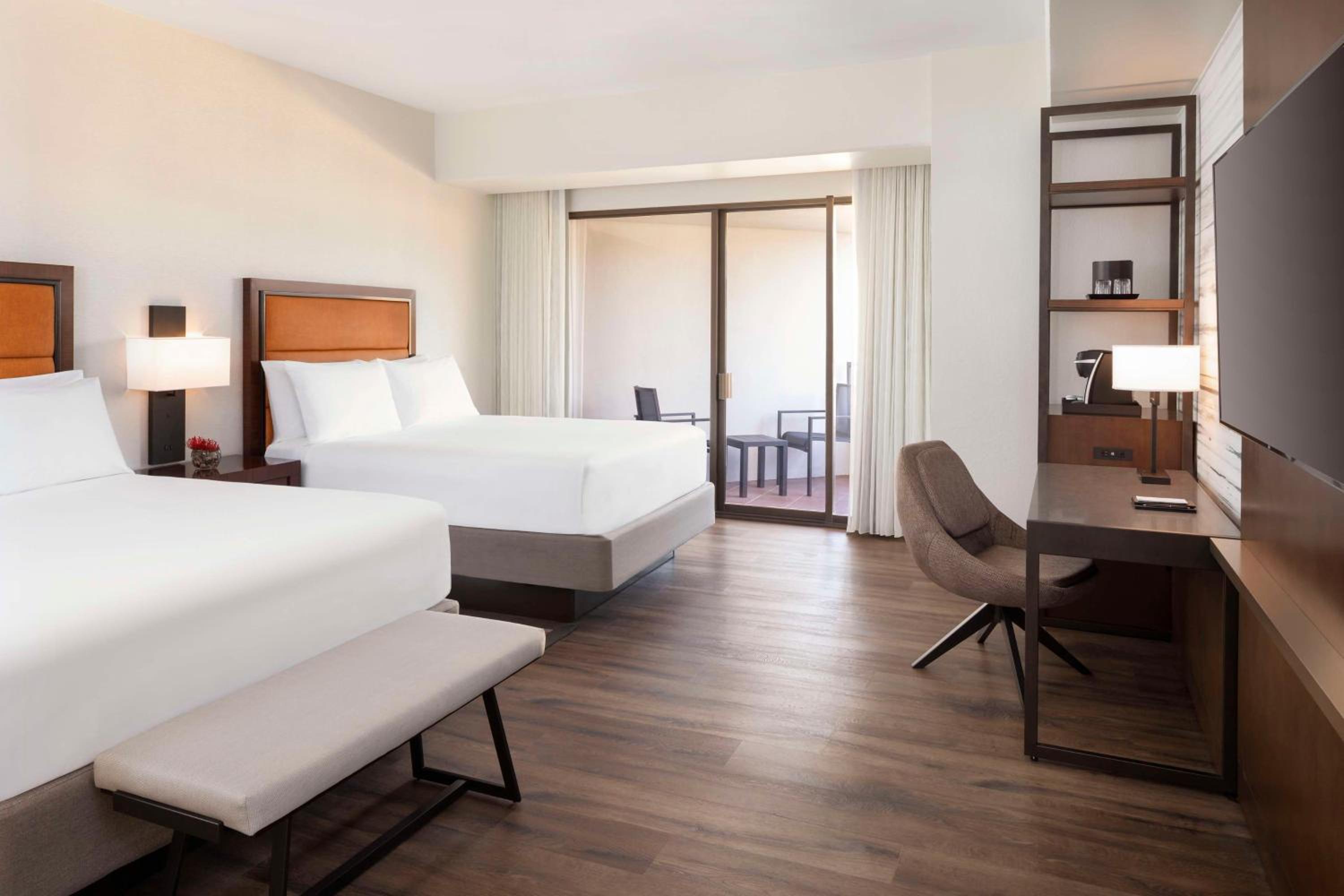 Queen Room with Two Queen Beds and Balcony - Photo 9
