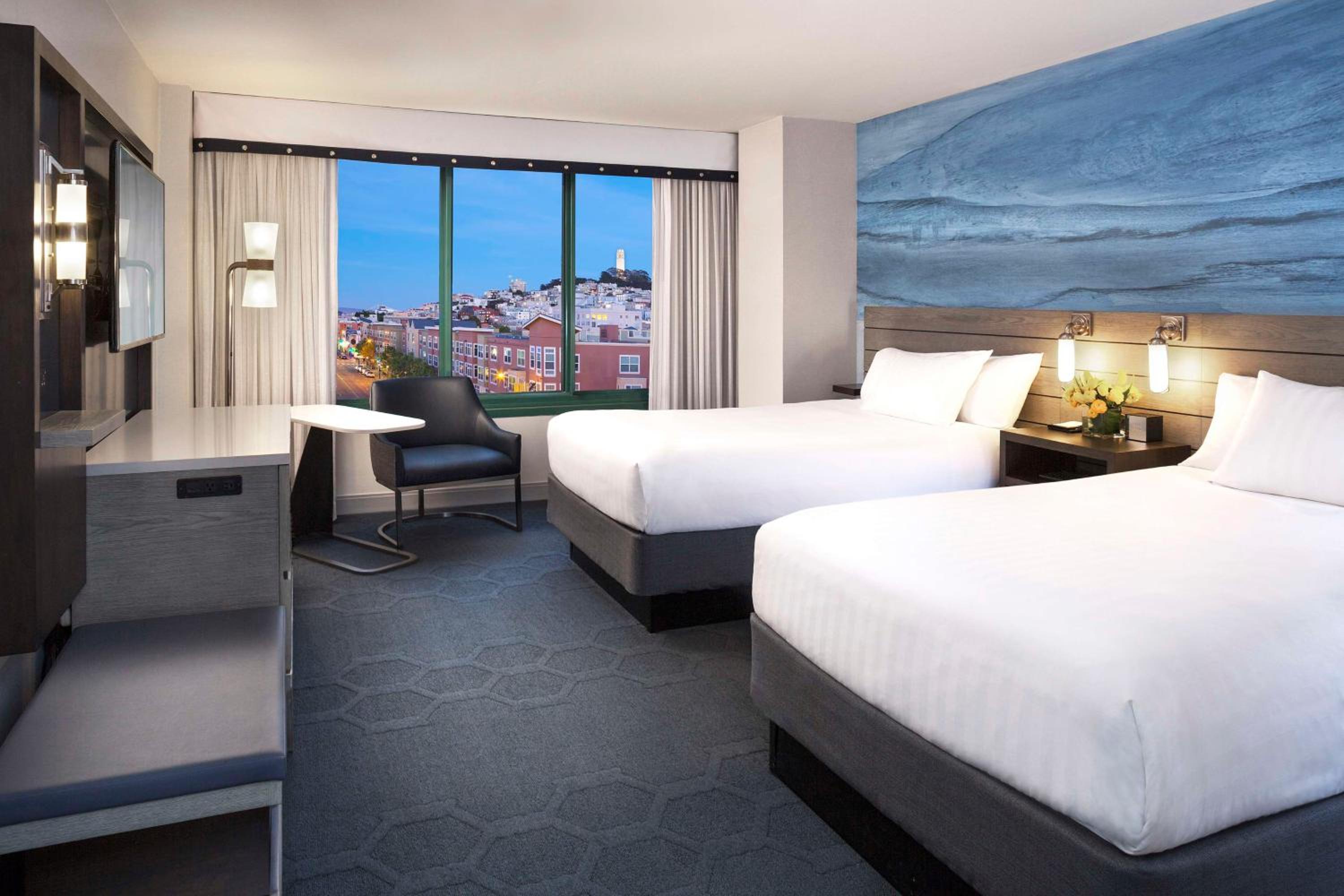 Double Room with Two Double Beds and City View  - Photo 4