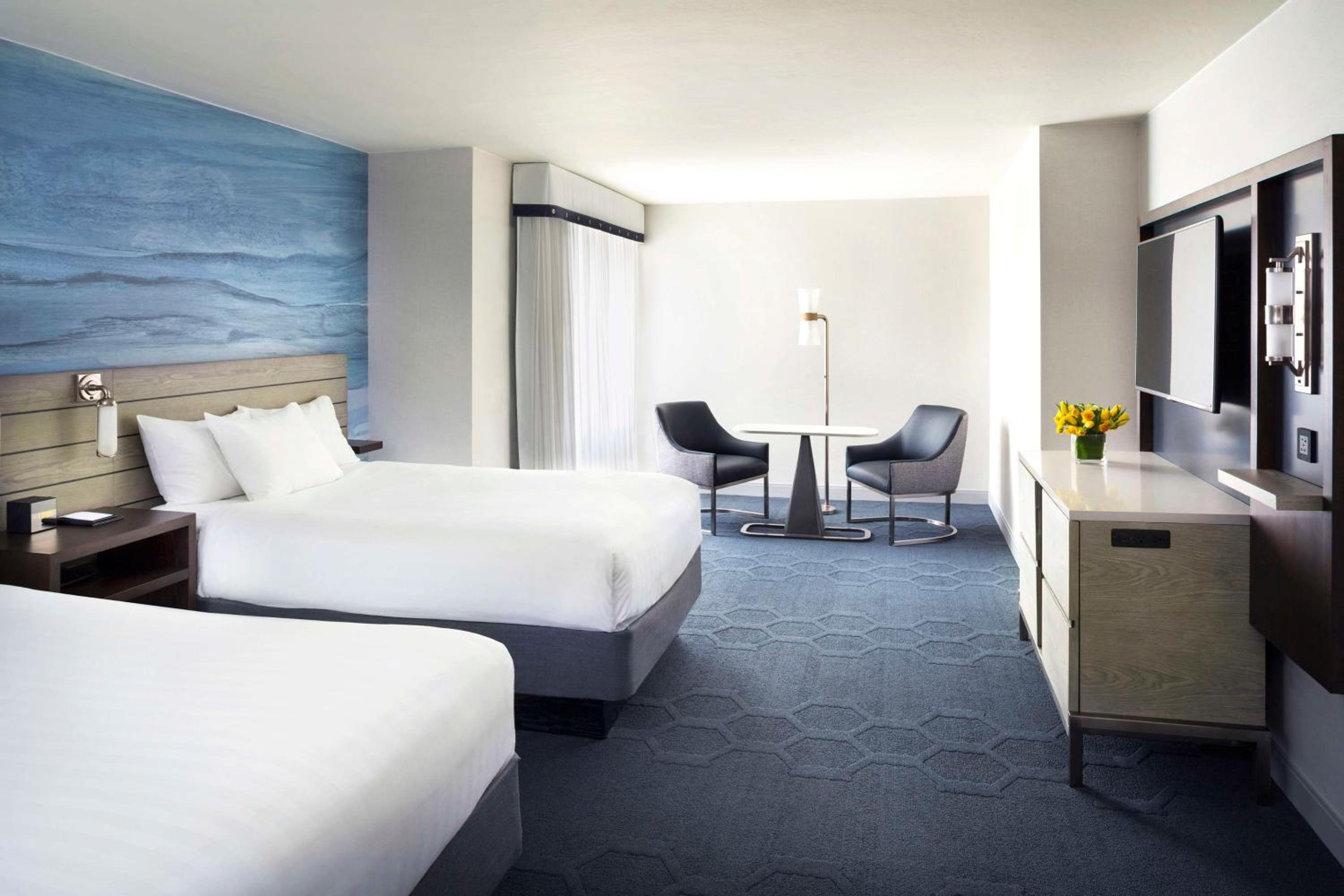 Deluxe Double Room with Two Double Beds - Photo 4