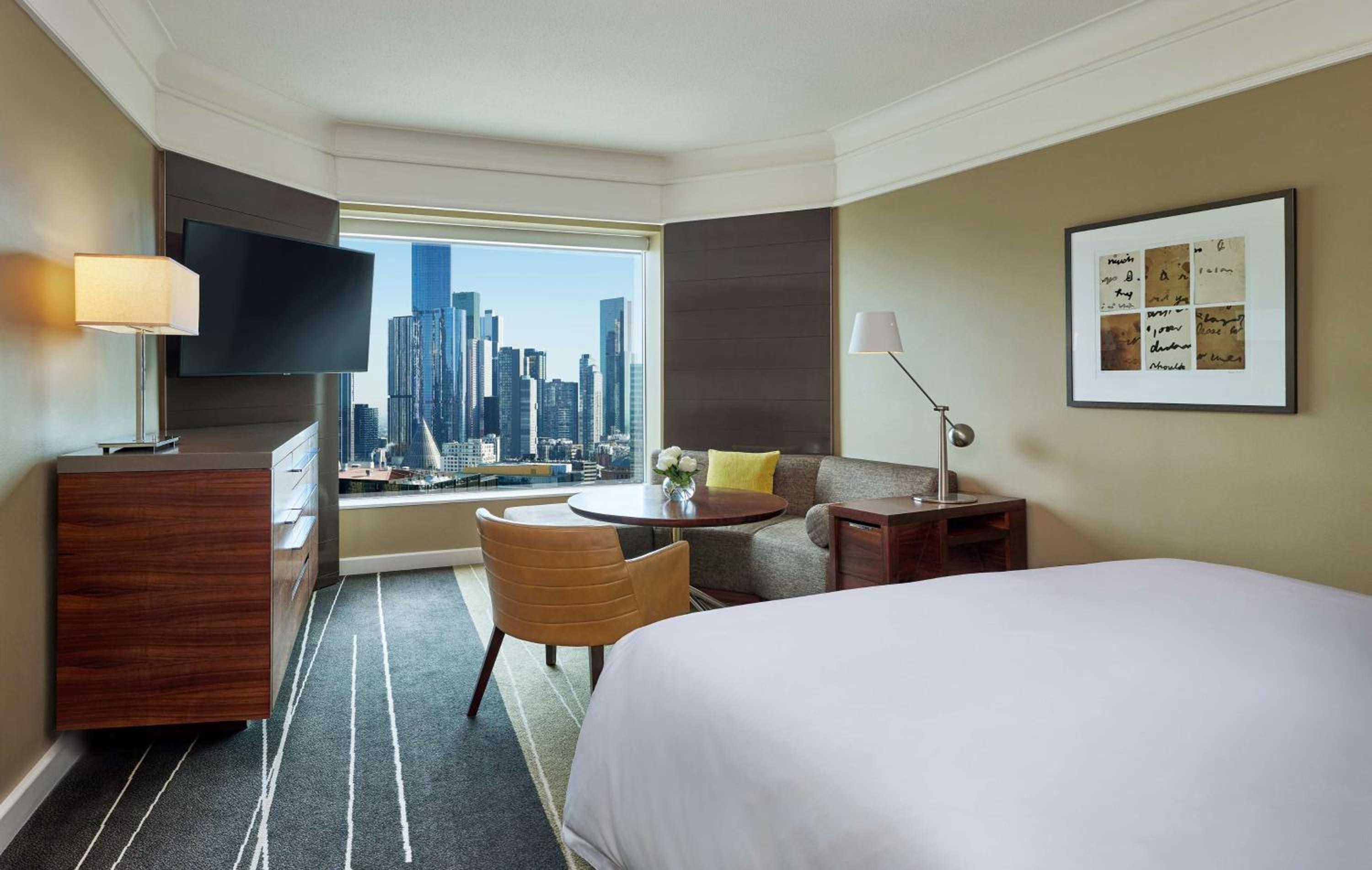 1 King Bed with City View