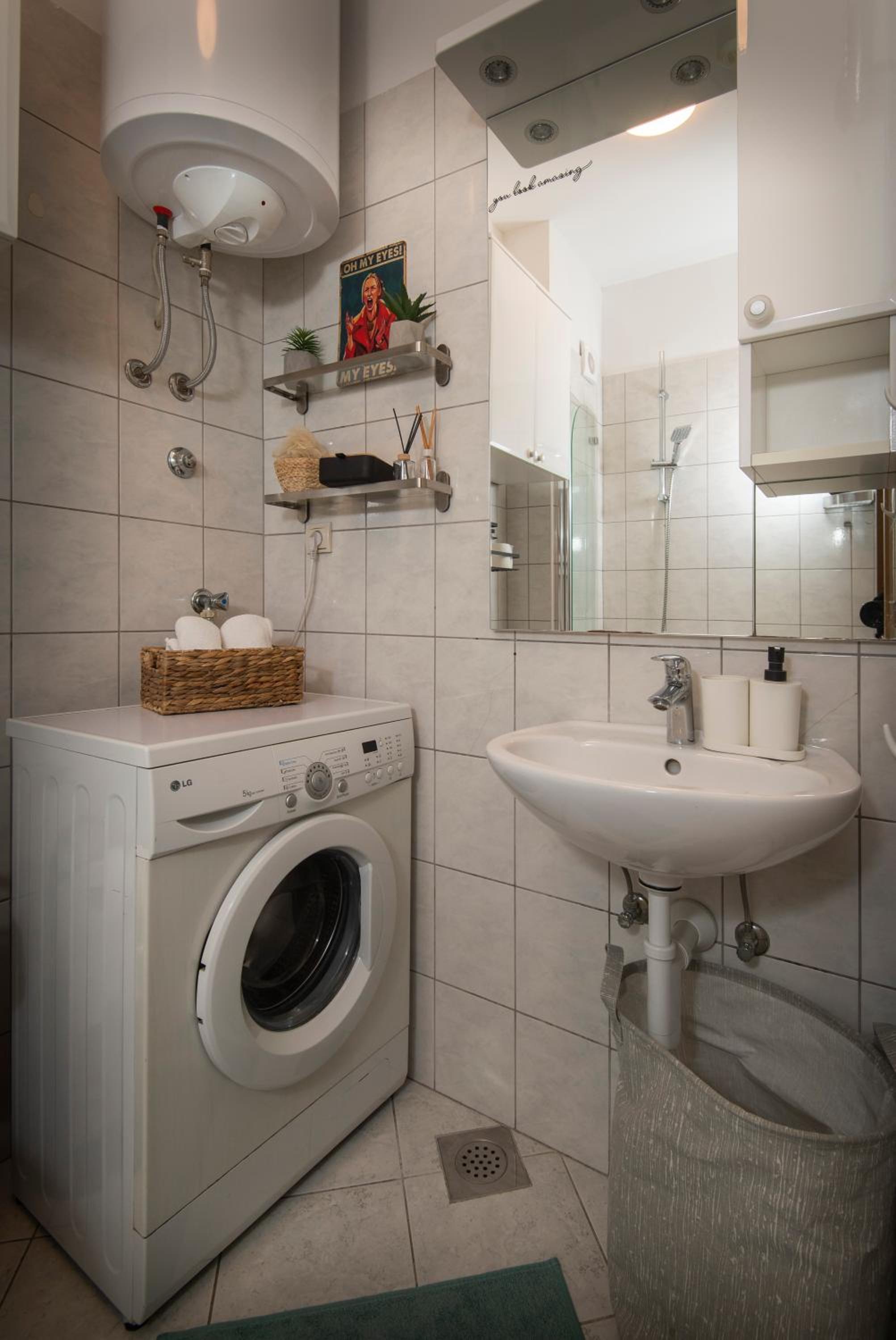 One-Bedroom Apartment - Photo 10